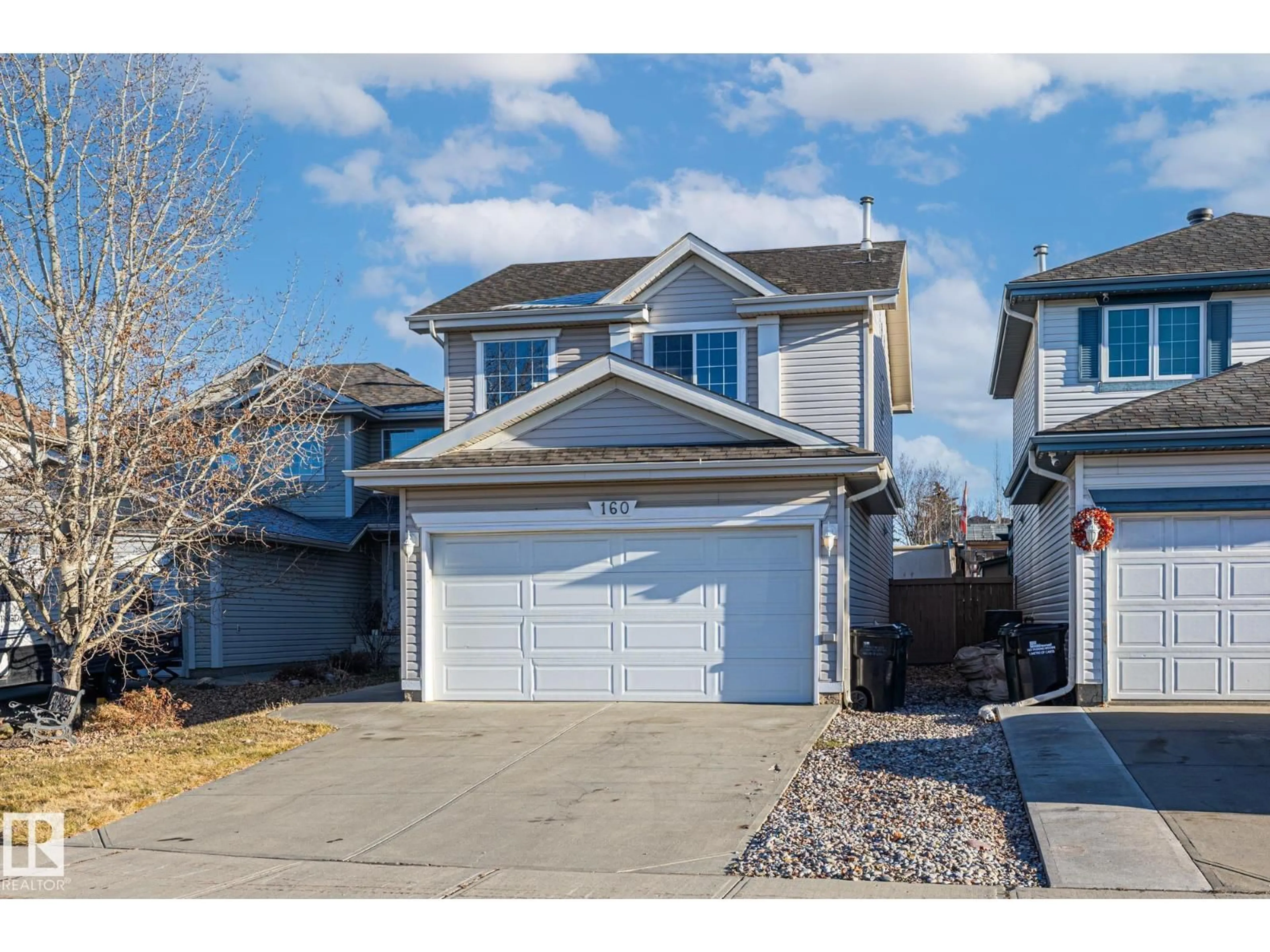 Home with vinyl exterior material, street for 160 BRIGHTON BA, Sherwood Park Alberta T8H2C2