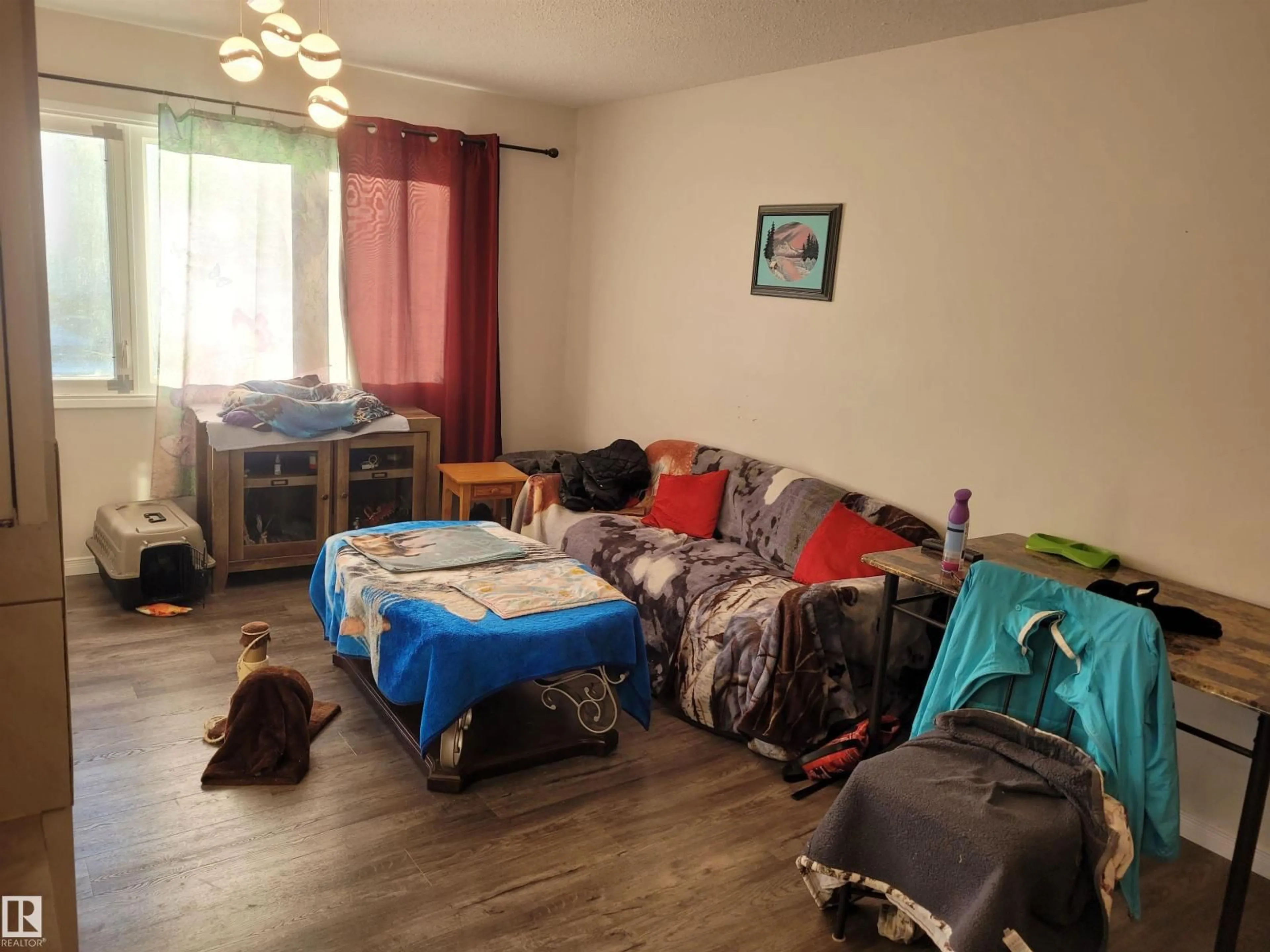 A pic of a room for 11616 152 AV, Edmonton Alberta T5X1C7