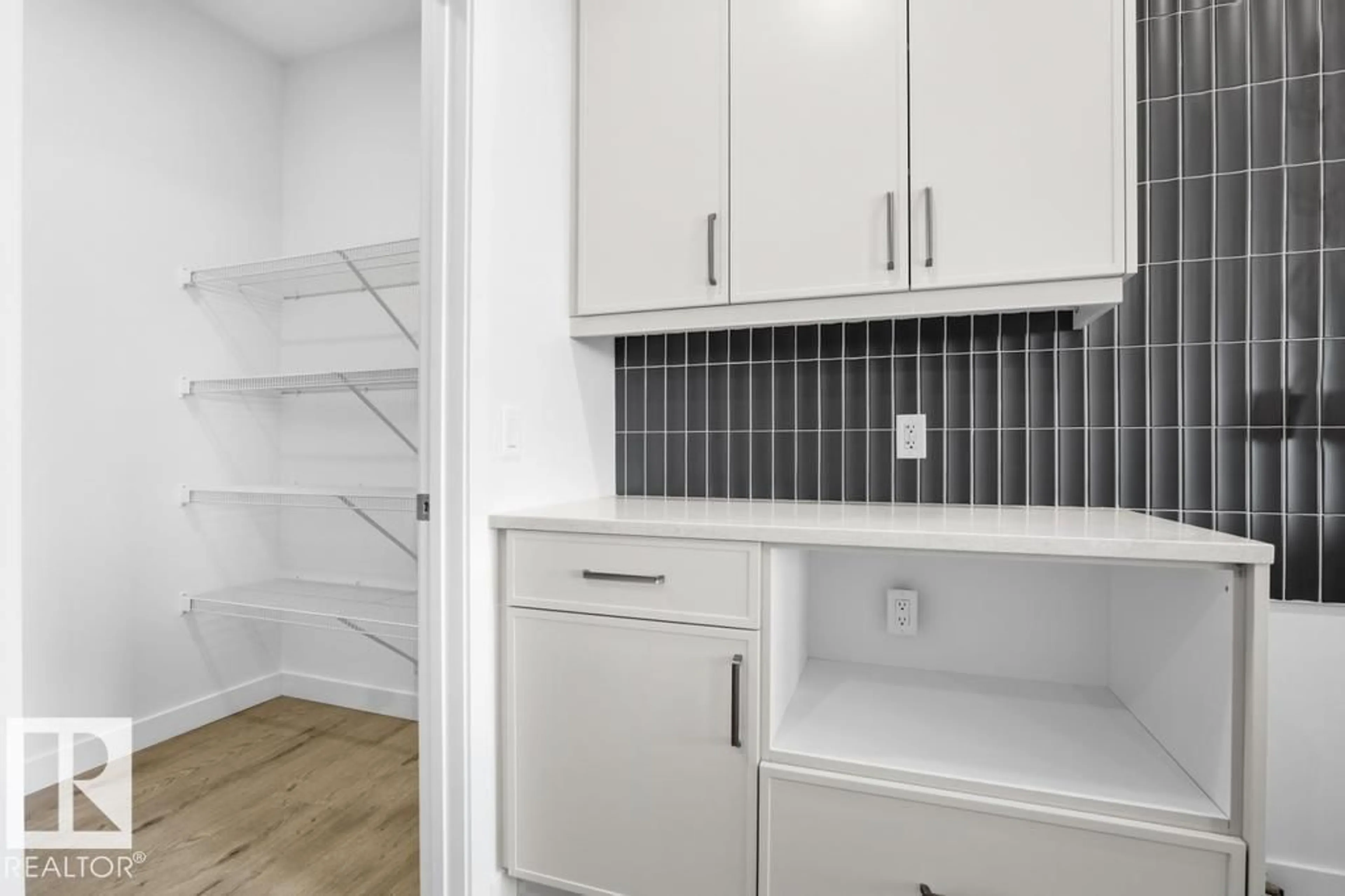 Laundry room for 303 PATERSON LI SW, Edmonton Alberta T6W5V2