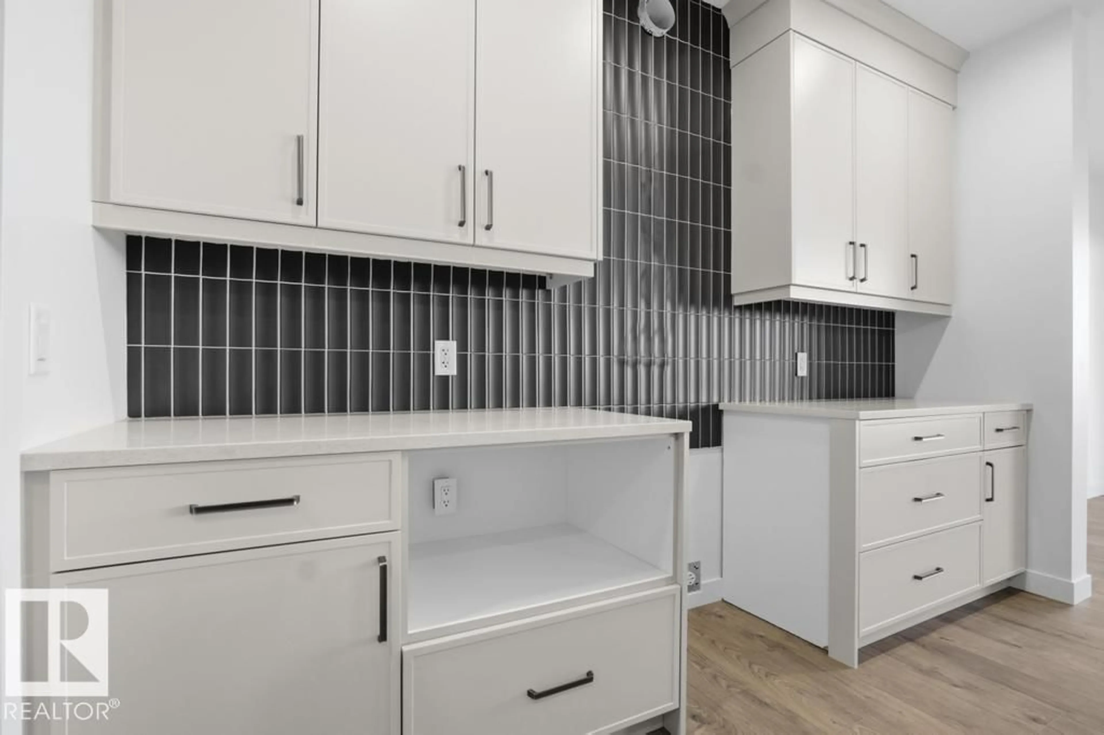 Unknown for 303 PATERSON LI SW, Edmonton Alberta T6W5V2