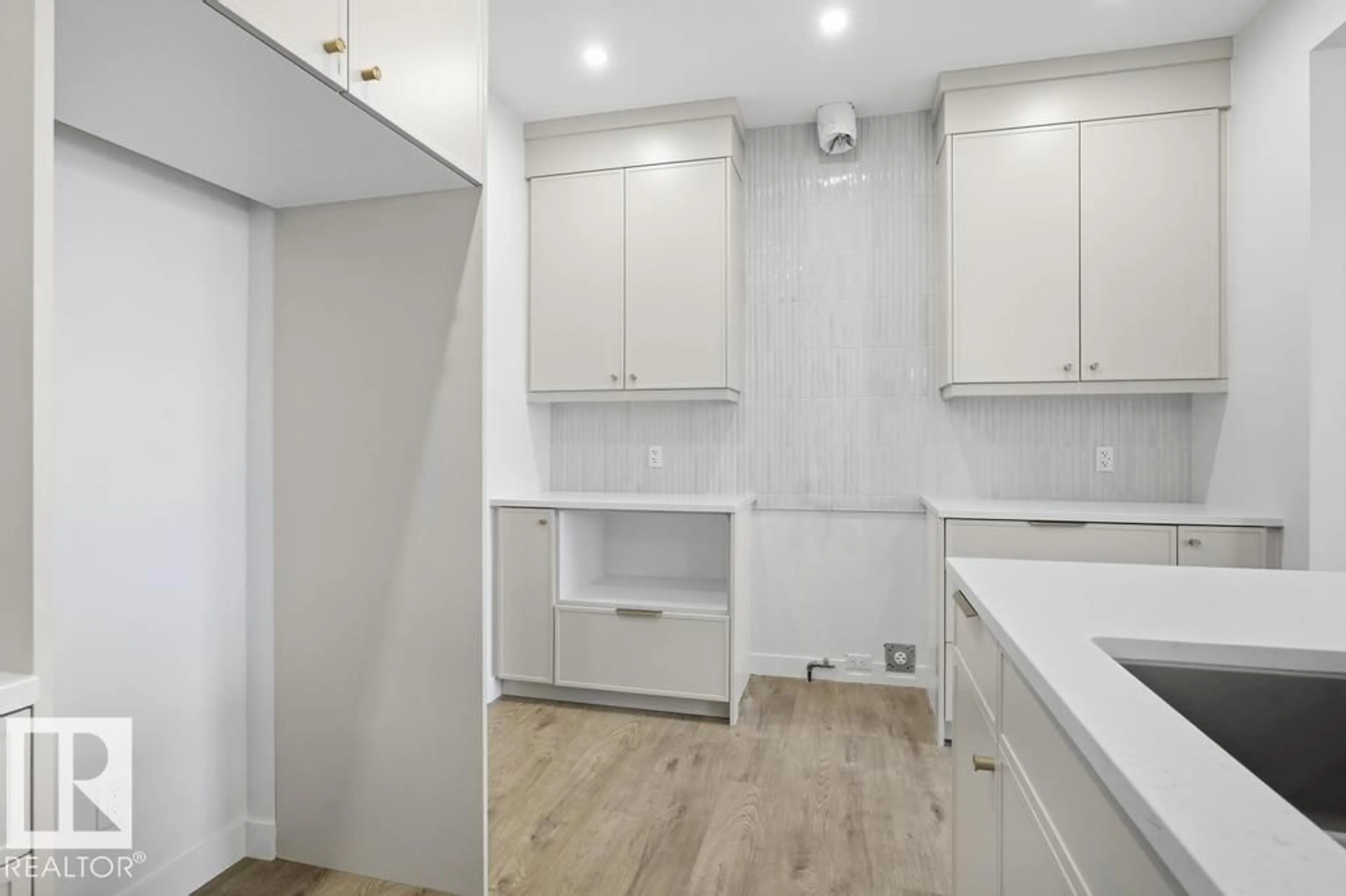 Unknown for SW - 4847 CAWSEY TC, Edmonton Alberta T6W5M8