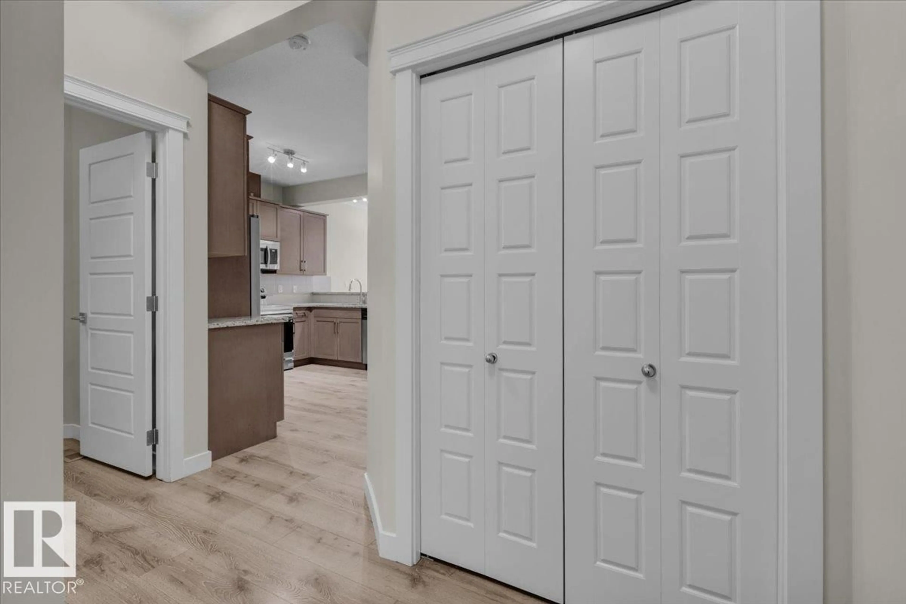 Indoor entryway for NW - 1515 21 ST, Edmonton Alberta T6T2B7