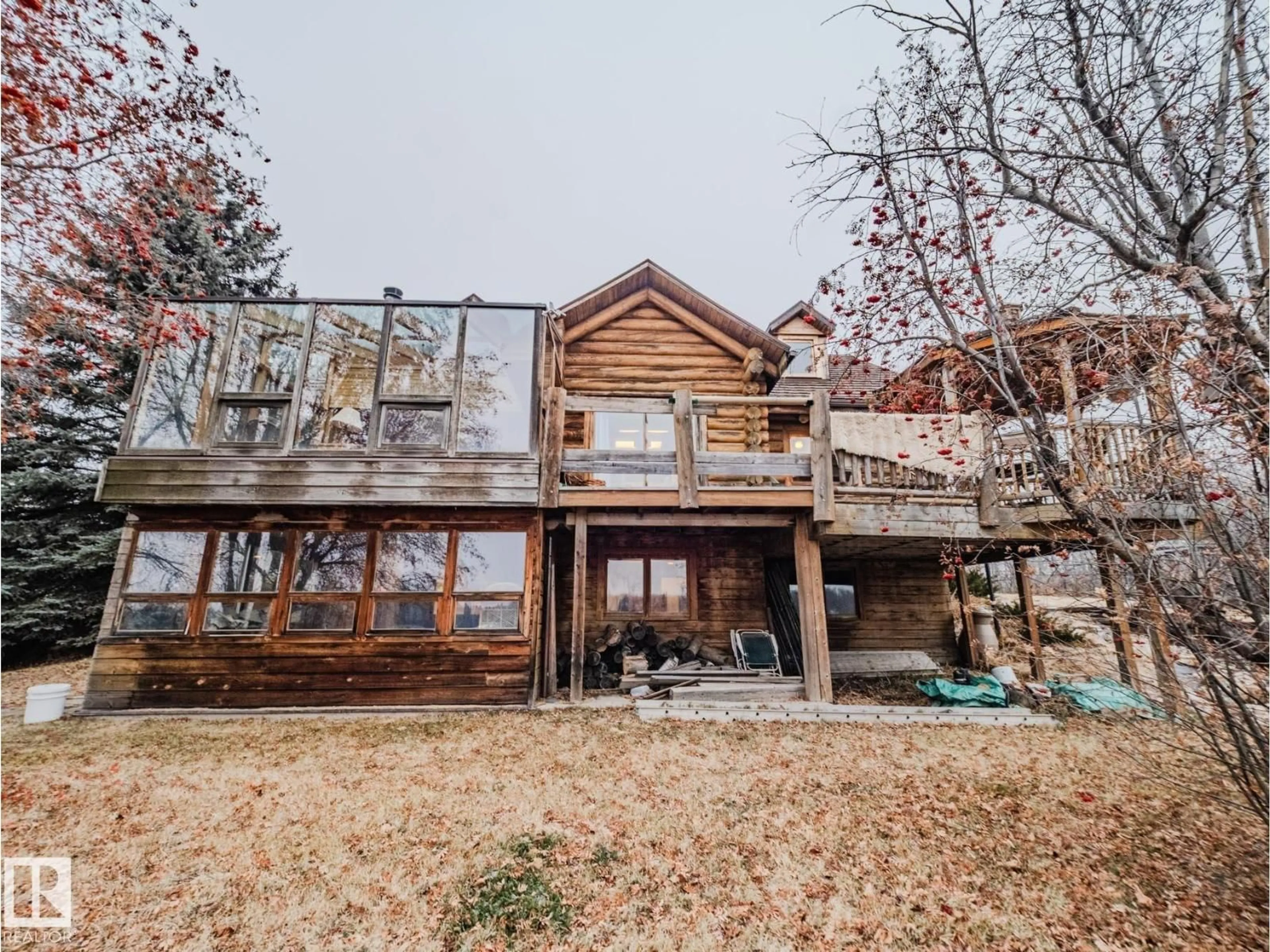 A pic from outside/outdoor area/front of a property/back of a property/a pic from drone, unknown for 52028 RGE ROAD 224, Rural Strathcona County Alberta T8C1B7