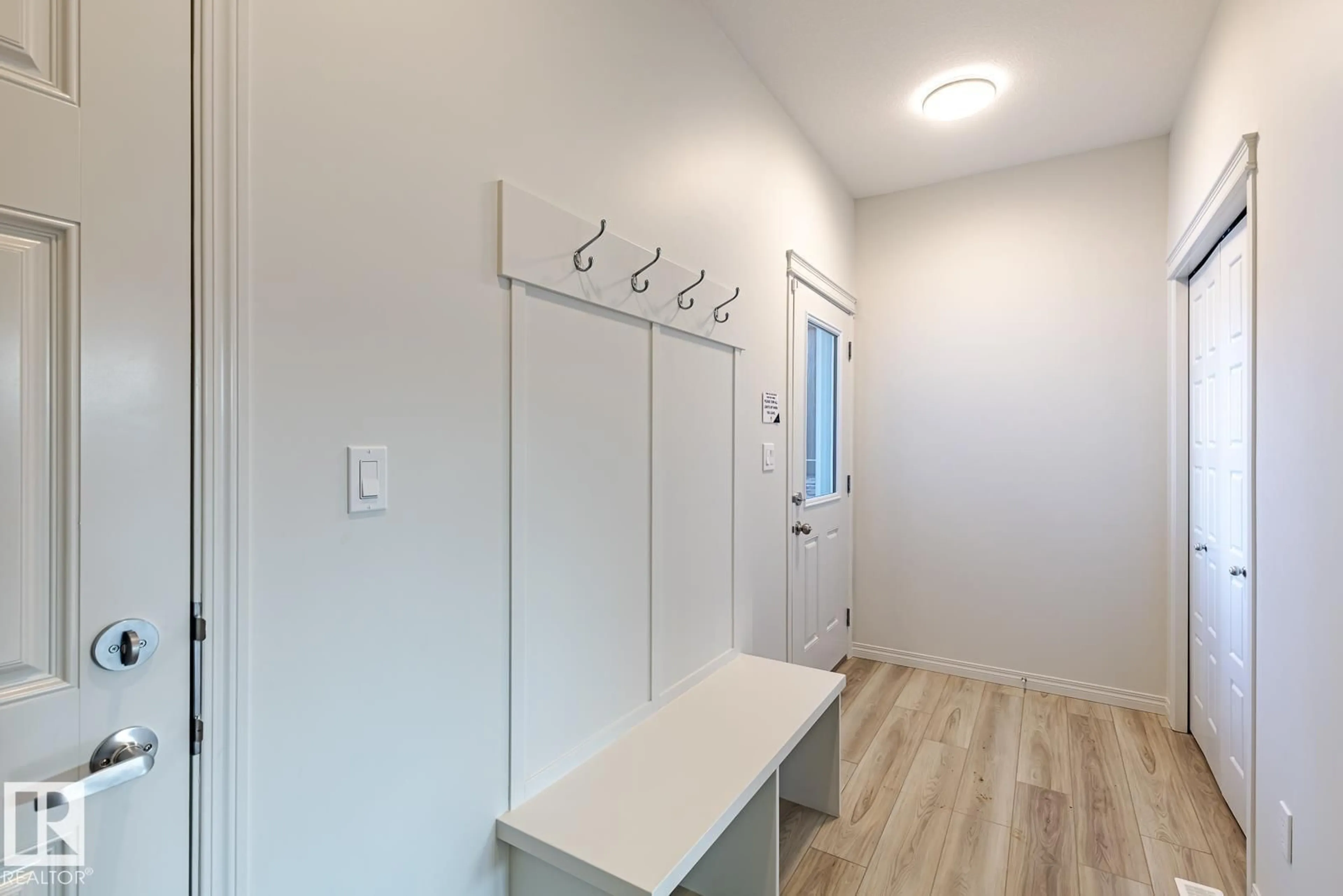 Indoor entryway for 95 SILVERSTONE DR, Stony Plain Alberta T7Z0E8