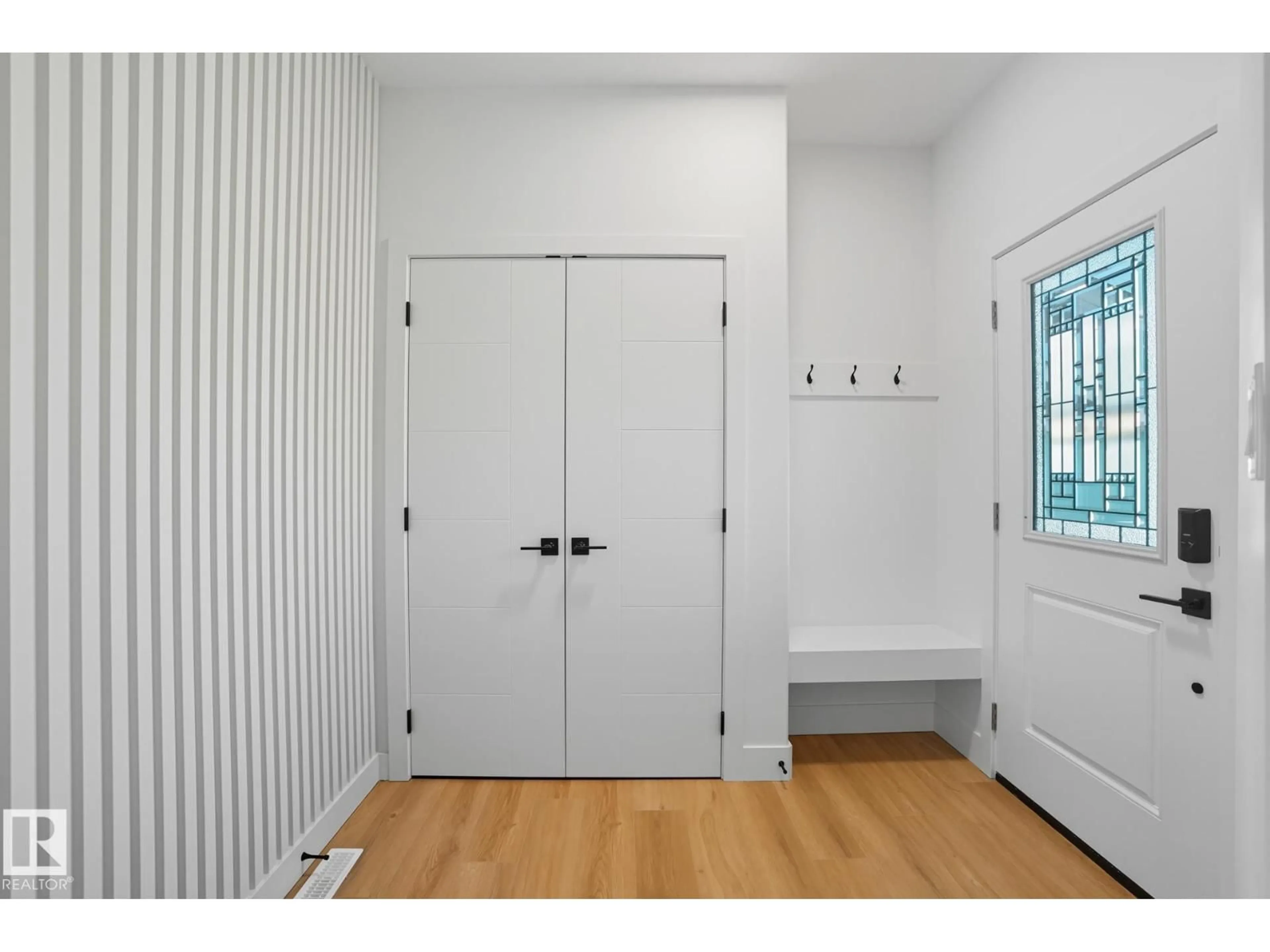 Indoor entryway for 8608 181 AV, Edmonton Alberta T5Z0X1