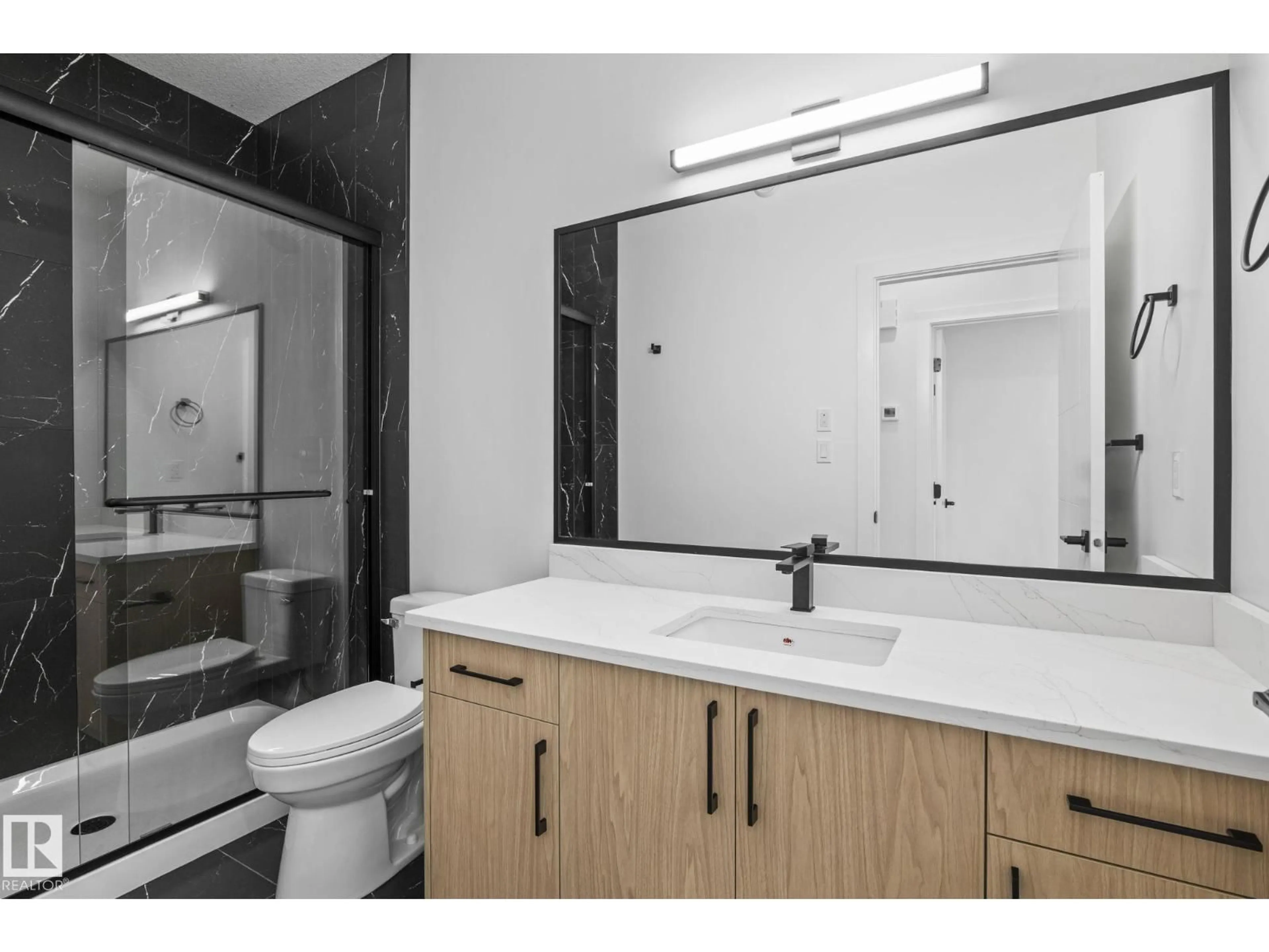 Standard bathroom, unknown for 8512 181 AV, Edmonton Alberta T5Z0X1