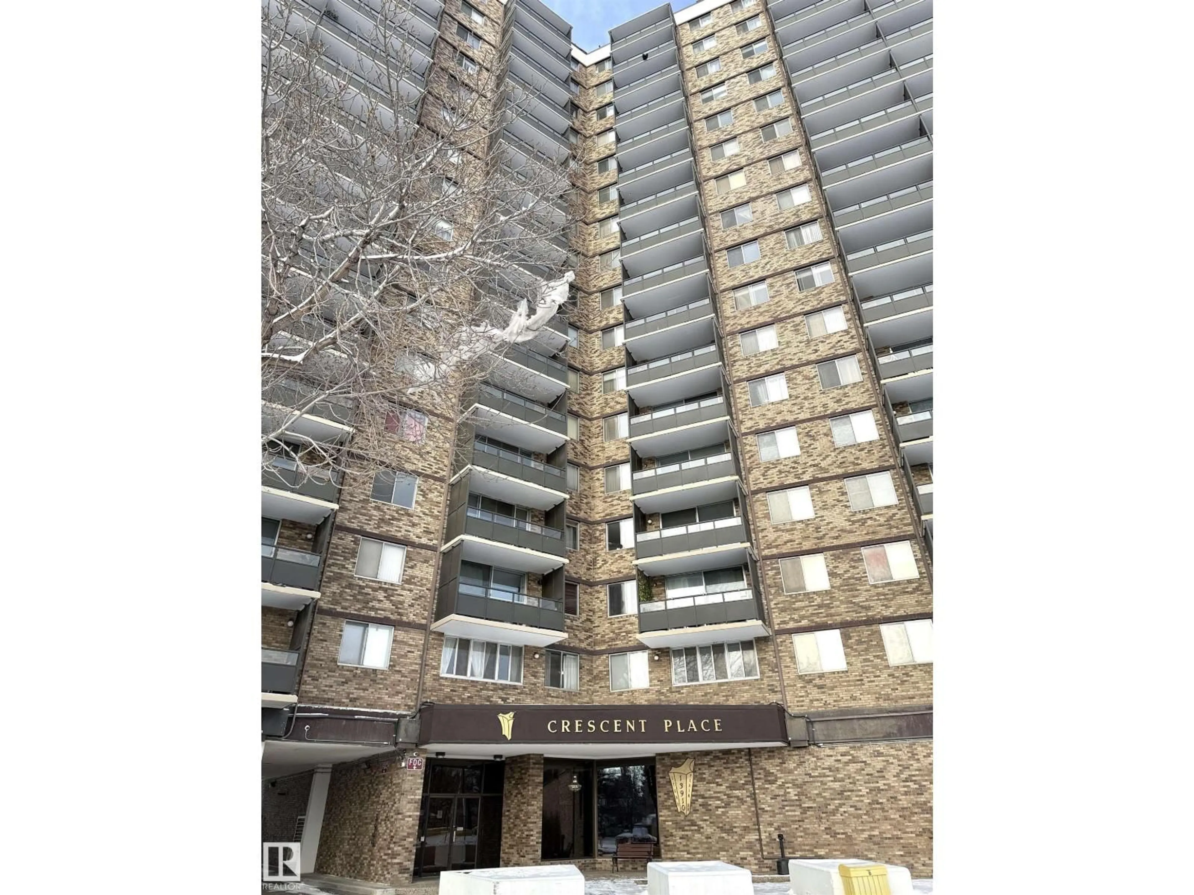 Indoor foyer for 1001 STONY PLAIN ROAD NW, Edmonton Alberta T5N3R2