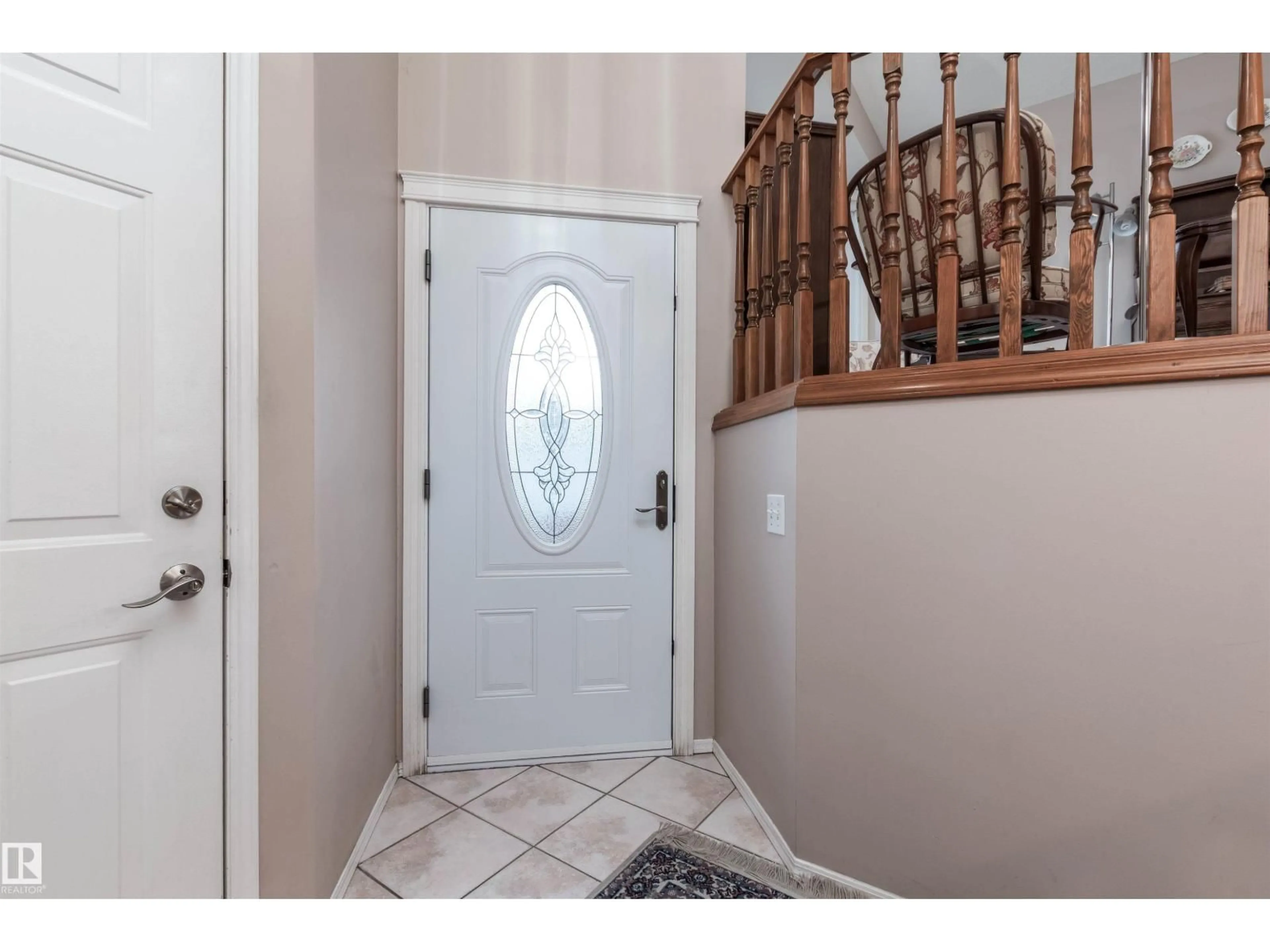 Indoor entryway for 55 DAWSON DR, Sherwood Park Alberta T8H1T7
