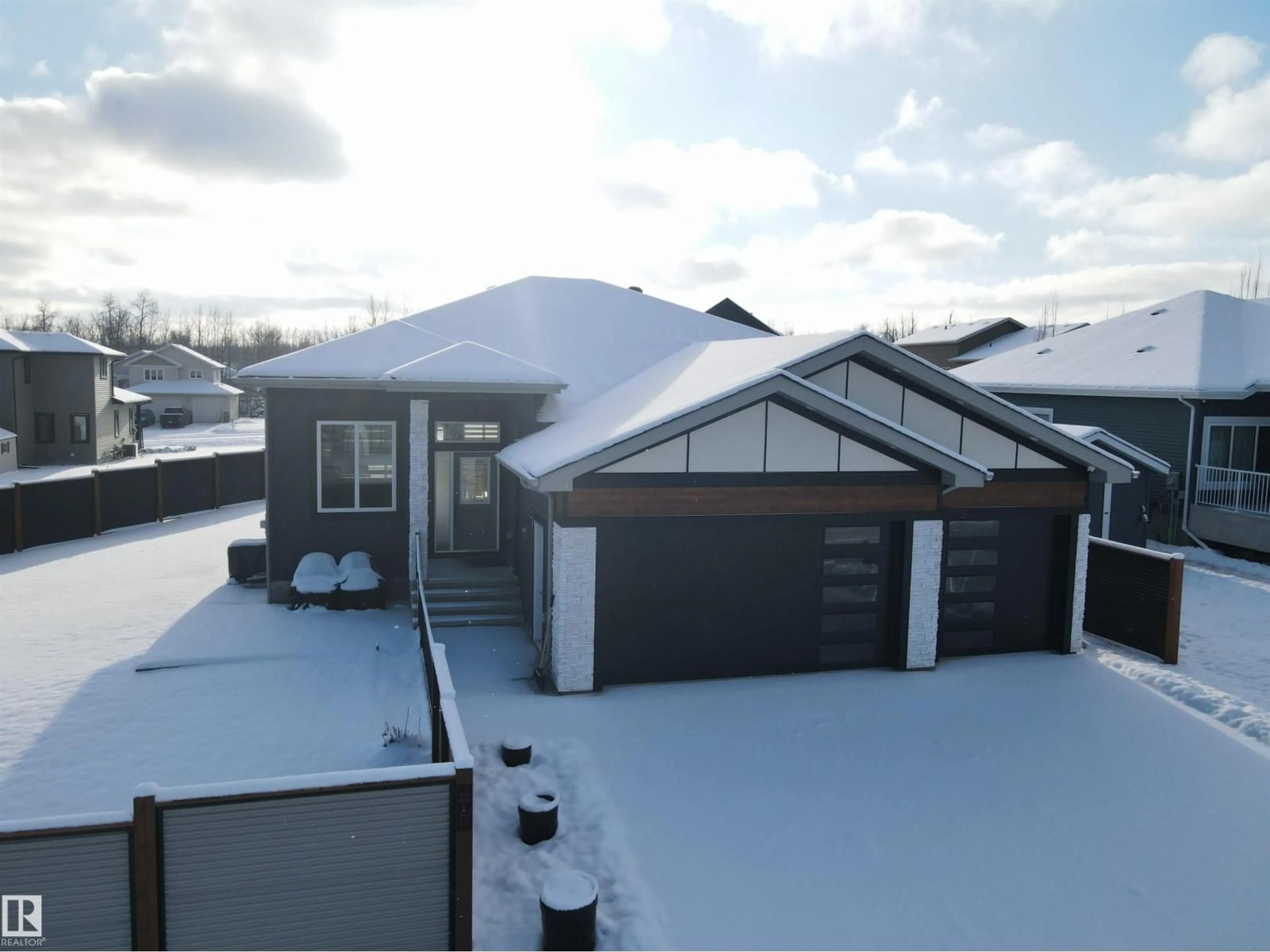 A pic from outside/outdoor area/front of a property/back of a property/a pic from drone, street for 505 49119 RANGE ROAD 73, Rural Brazeau County Alberta T7A0B9