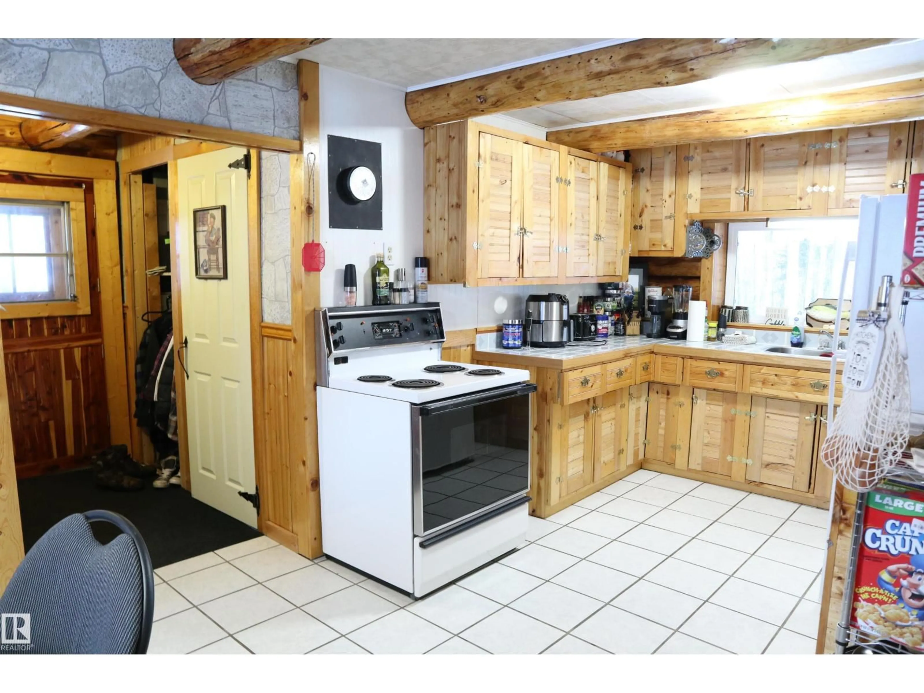 Standard kitchen, unknown for 23 TWP ROAD 471, Rural Wetaskiwin County Alberta T0C0P0