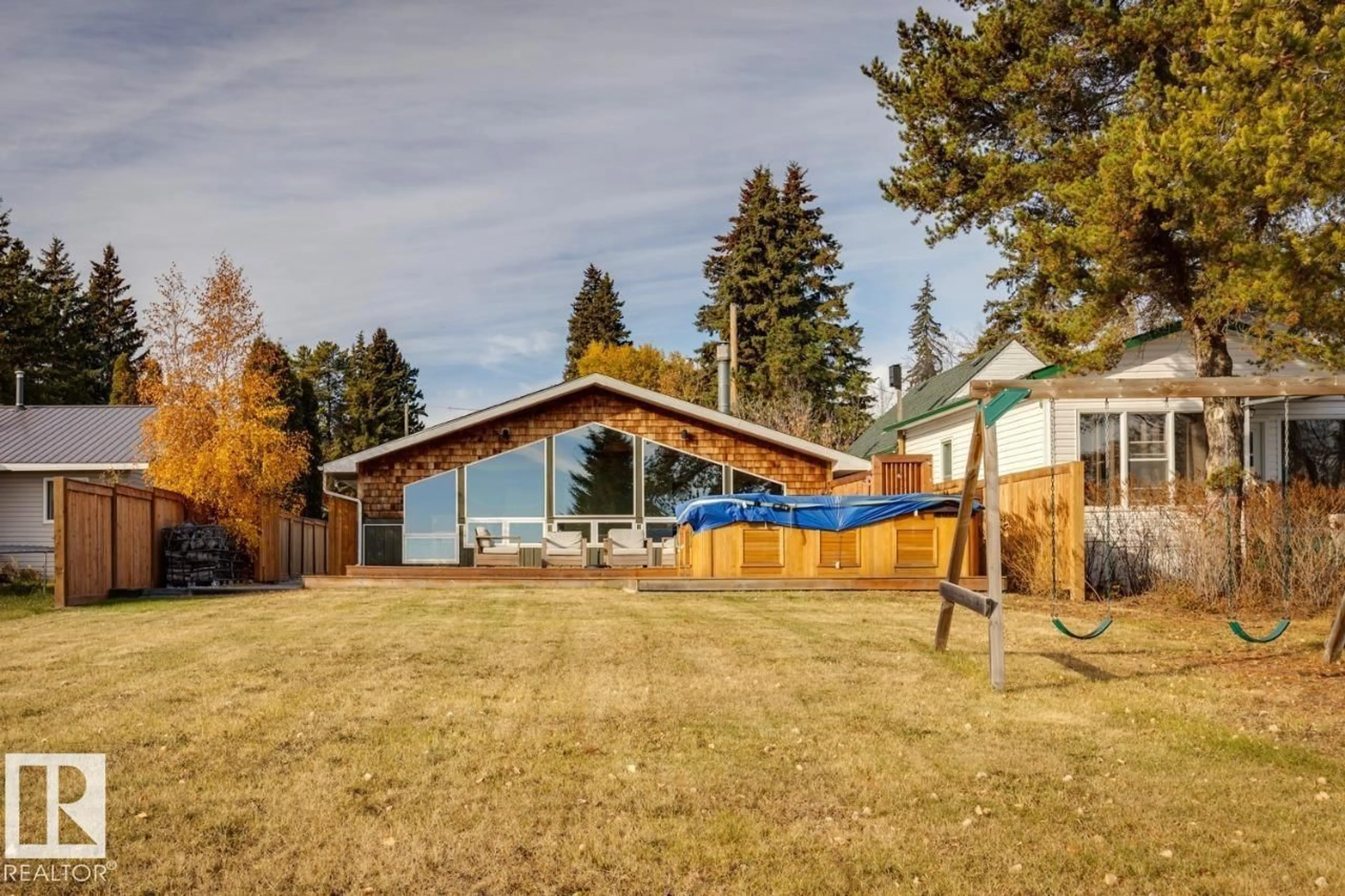 A pic from outside/outdoor area/front of a property/back of a property/a pic from drone, unknown for 129 1 AV, Rural Parkland County Alberta T0E2B0