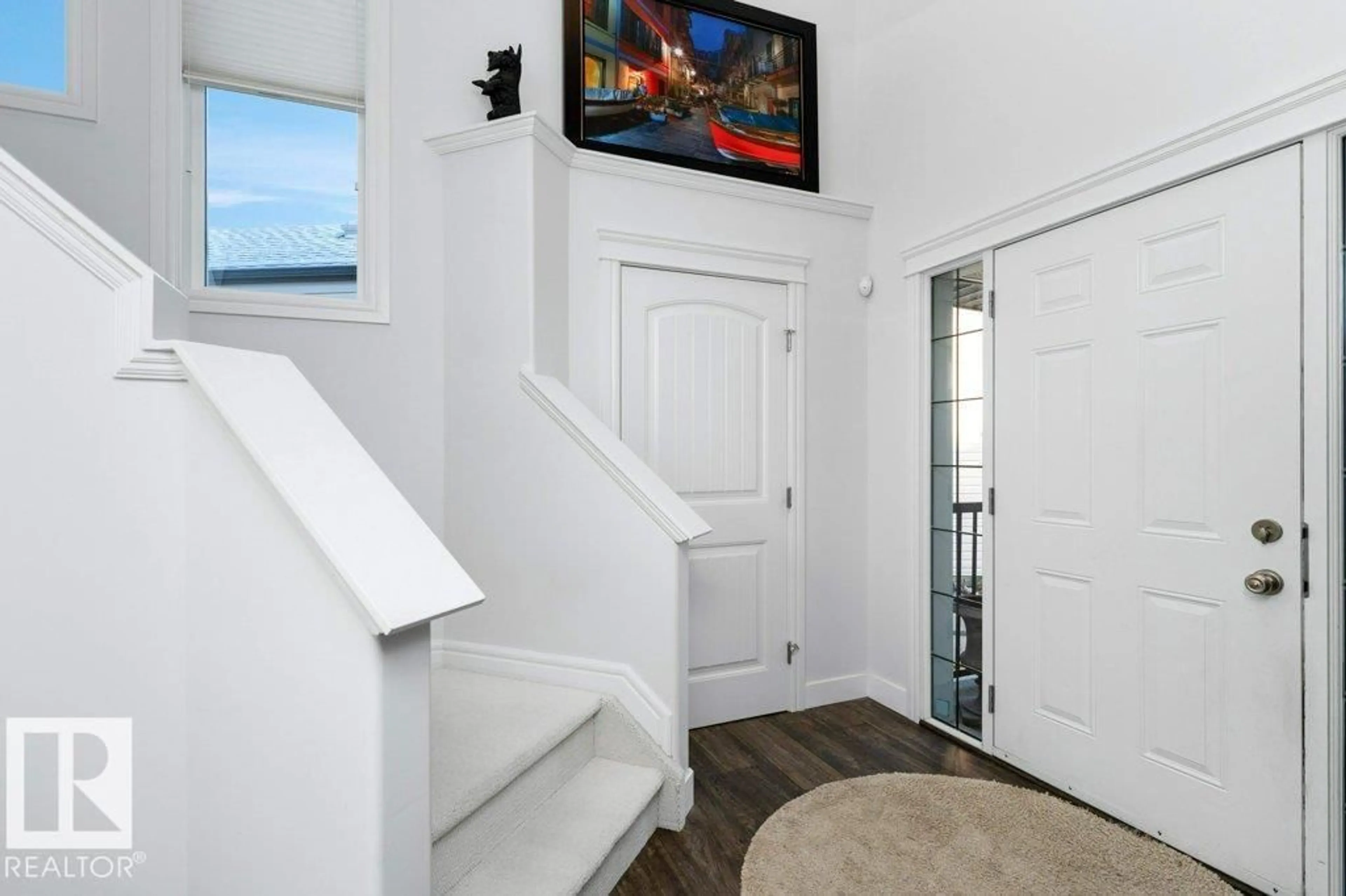 Indoor entryway for 8220 SHASKE PL, Edmonton Alberta T6R3V9