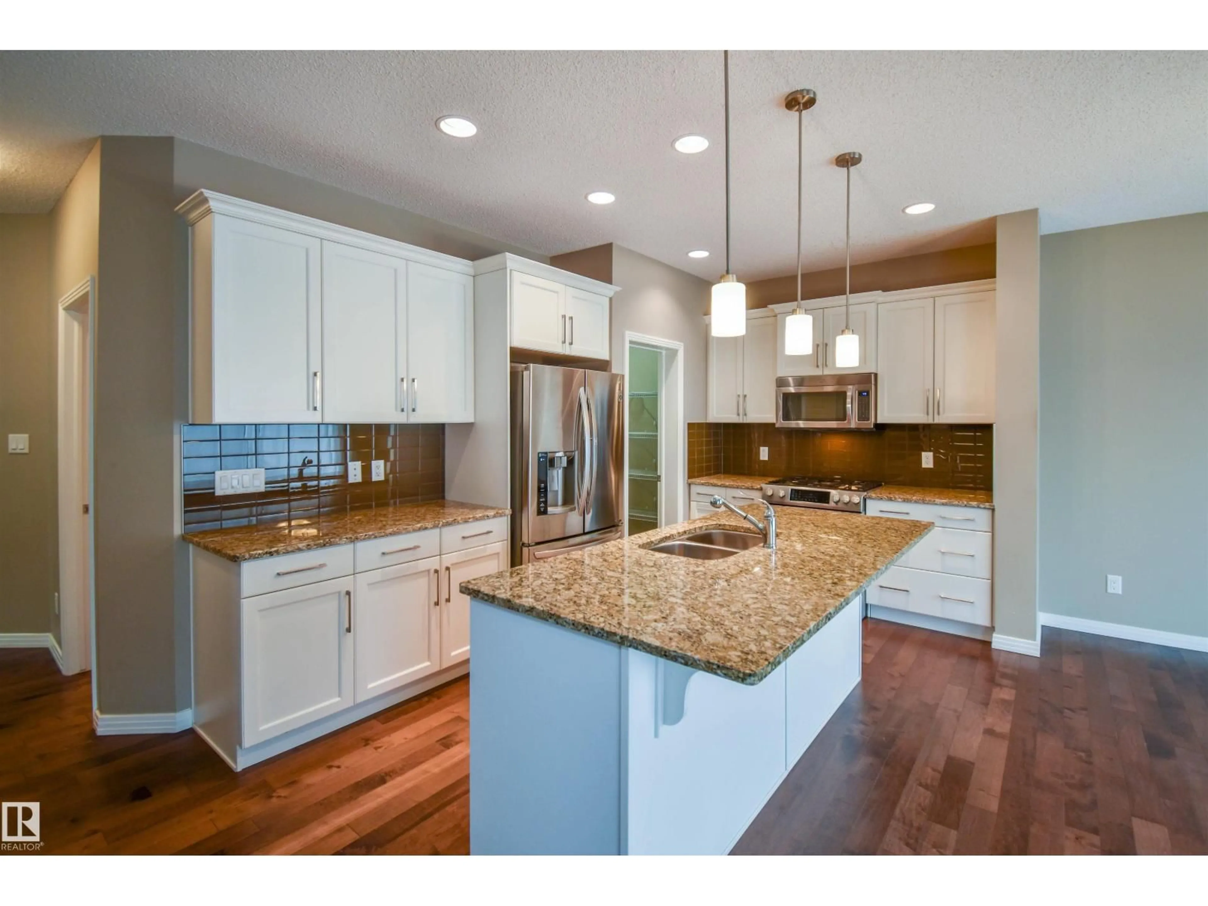 Open concept kitchen, unknown for 19 MEADOWGROVE LN, Spruce Grove Alberta T7X0W2