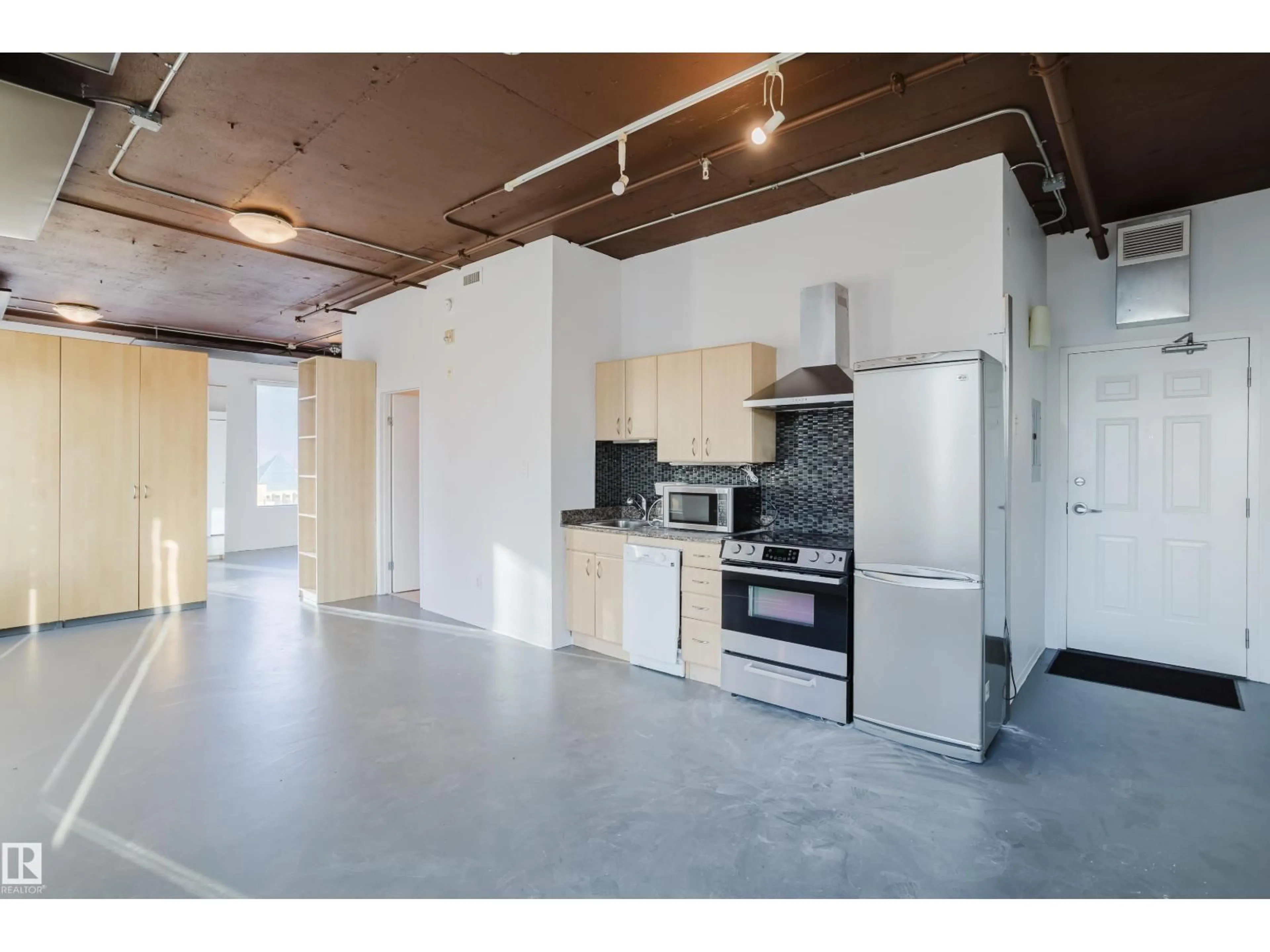 Unknown for 1105 - 10024 JASPER AV, Edmonton Alberta T5J1R9