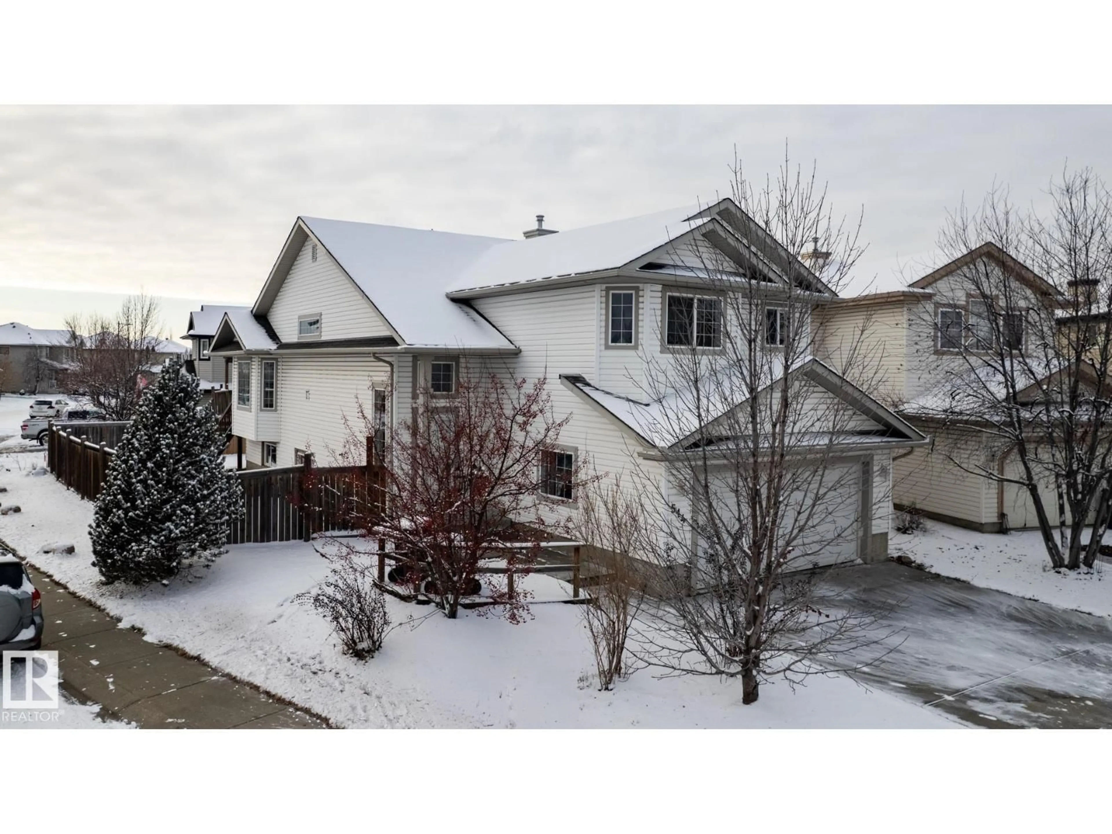 A pic from outside/outdoor area/front of a property/back of a property/a pic from drone, street for 514 79 ST, Edmonton Alberta T6X1N2