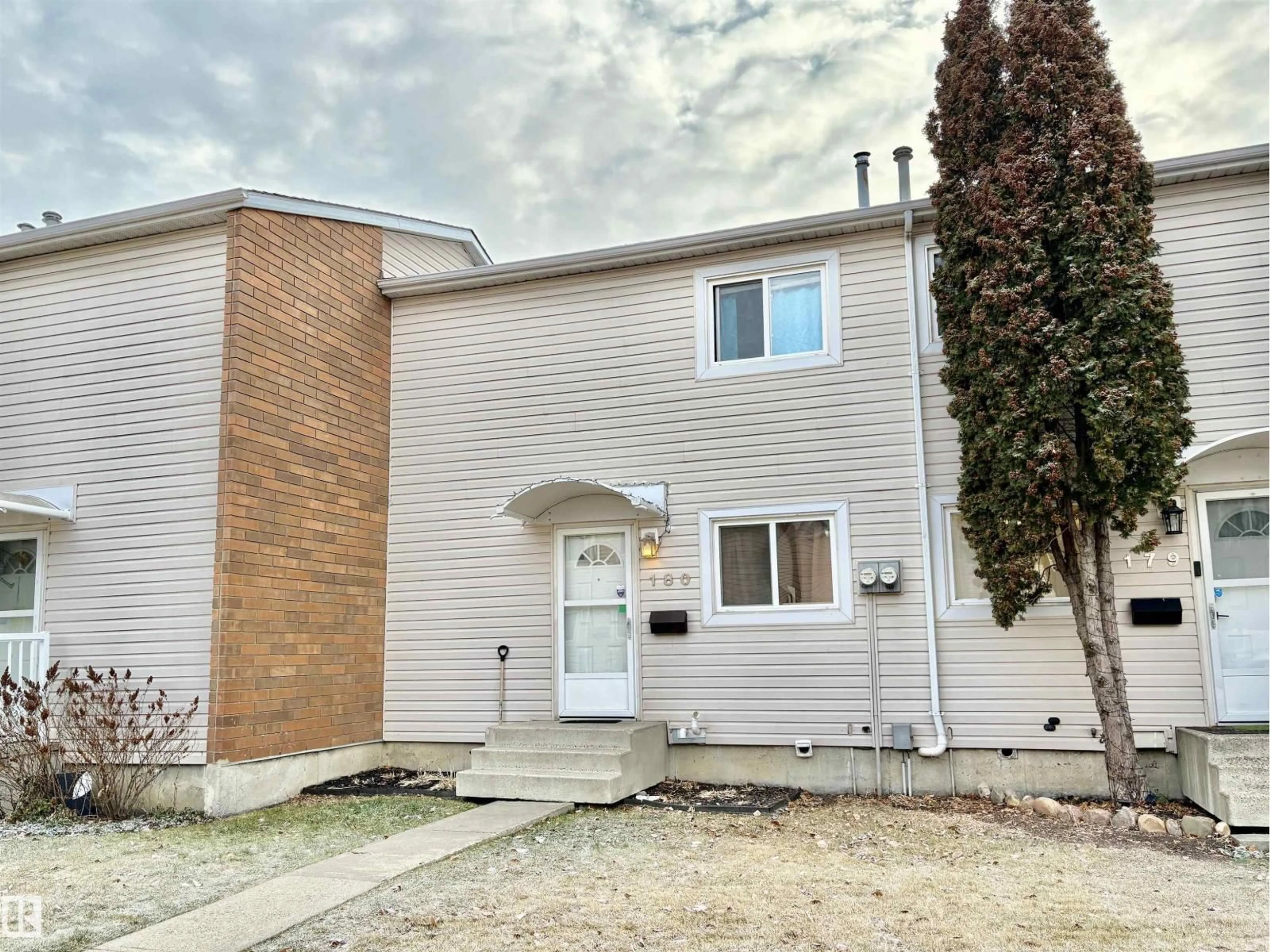 A pic from outside/outdoor area/front of a property/back of a property/a pic from drone, street for 180 CENTENNIAL CT, Edmonton Alberta T5P4H5