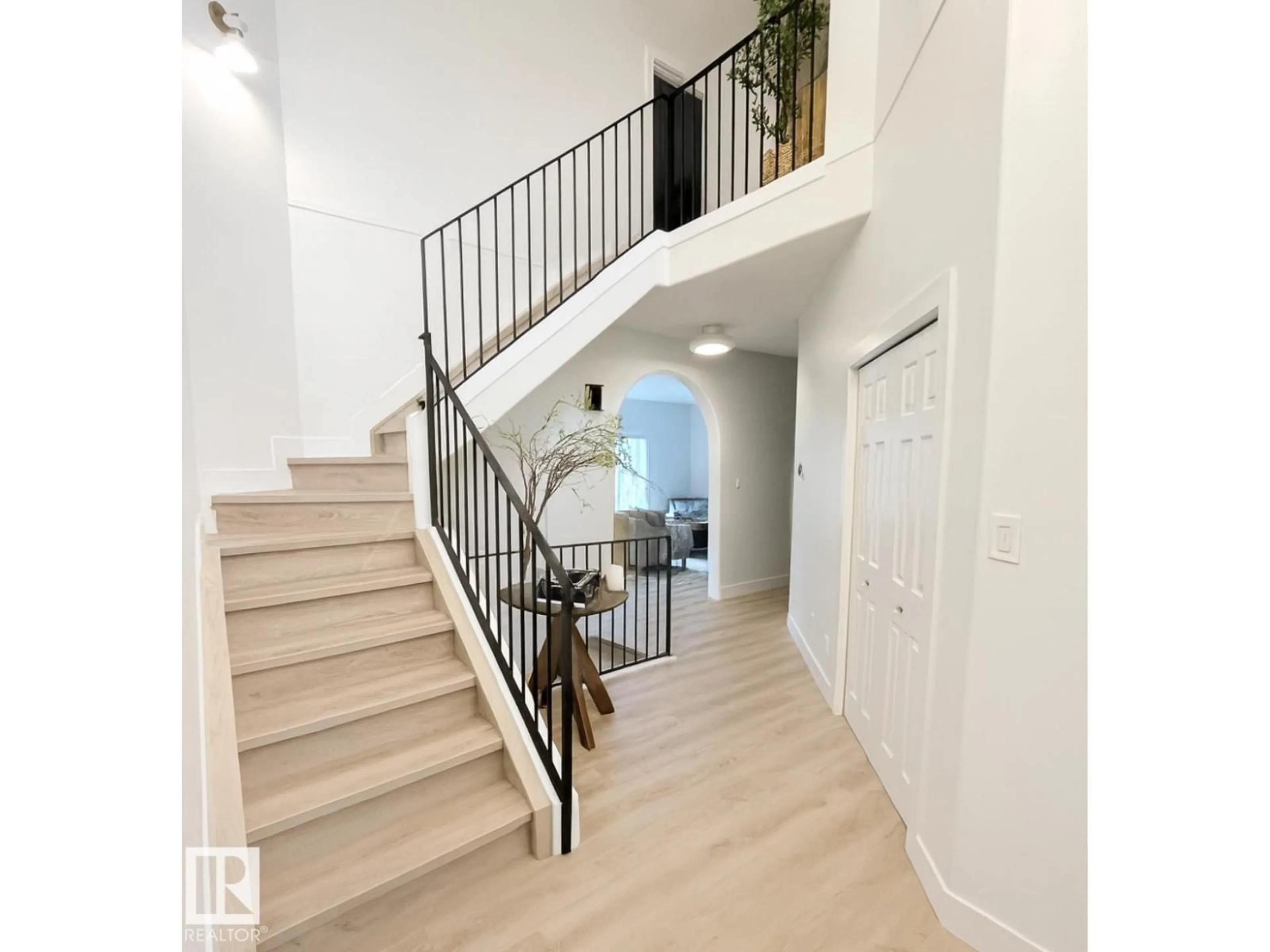 Unknown for 820 ORMSBY CL, Edmonton Alberta T5T5S4