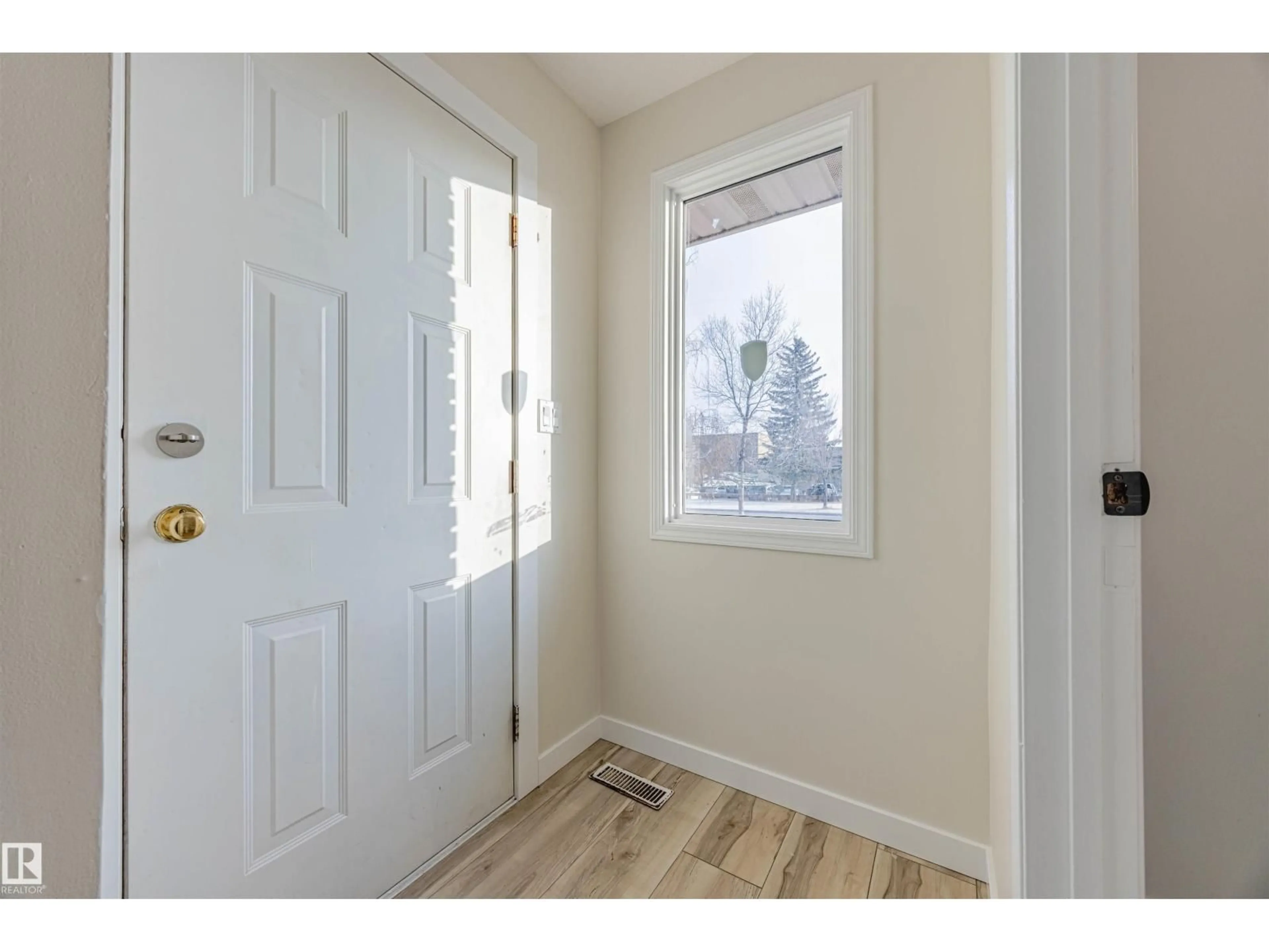 Indoor entryway for NW - 16206 109 ST, Edmonton Alberta T5X2P9