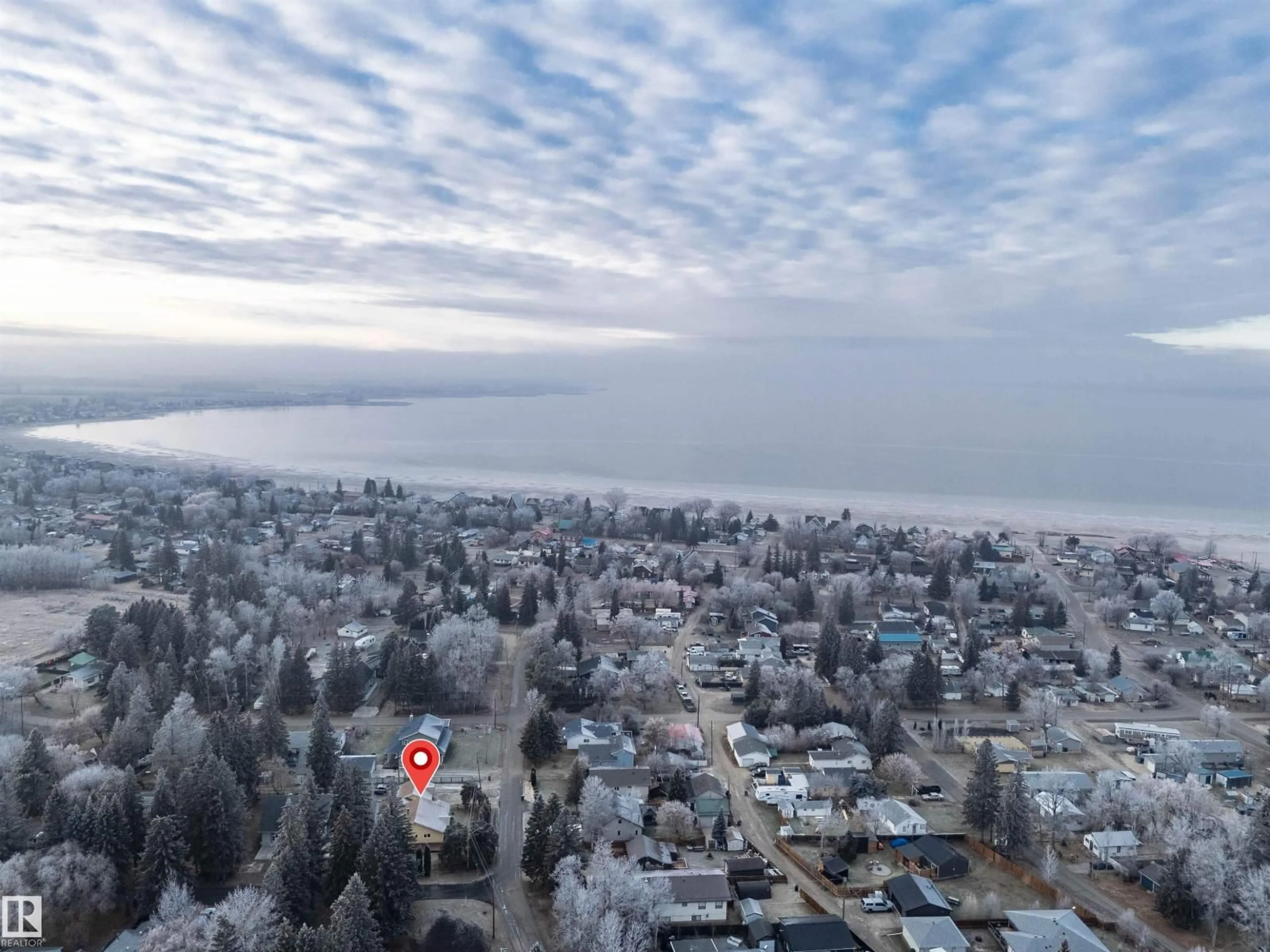 Blurry image for 5220 47A AV, Rural Lac Ste. Anne County Alberta T0E0A0