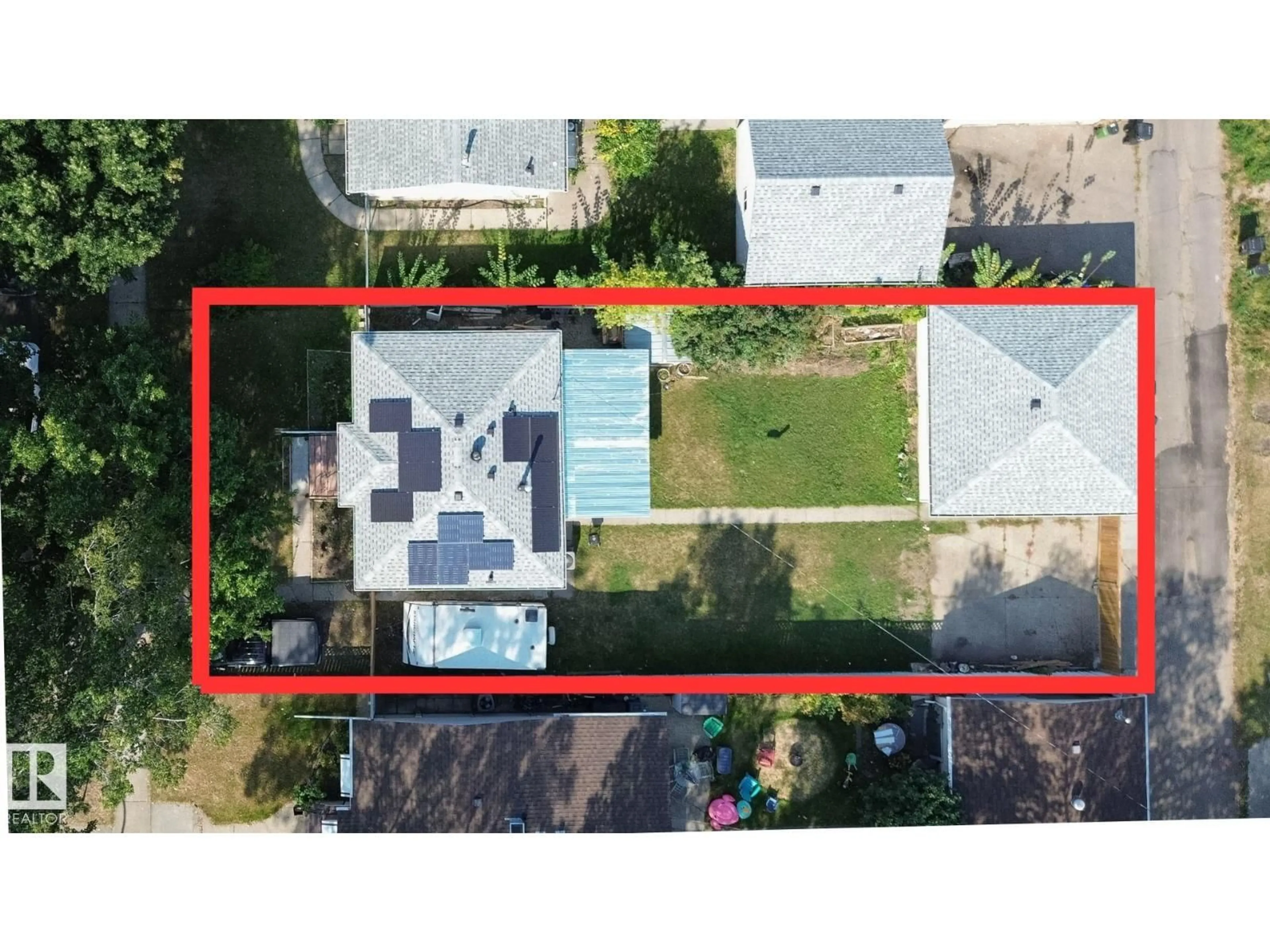 A pic from outside/outdoor area/front of a property/back of a property/a pic from drone, street for 12005 40 ST, Edmonton Alberta T5W2L2