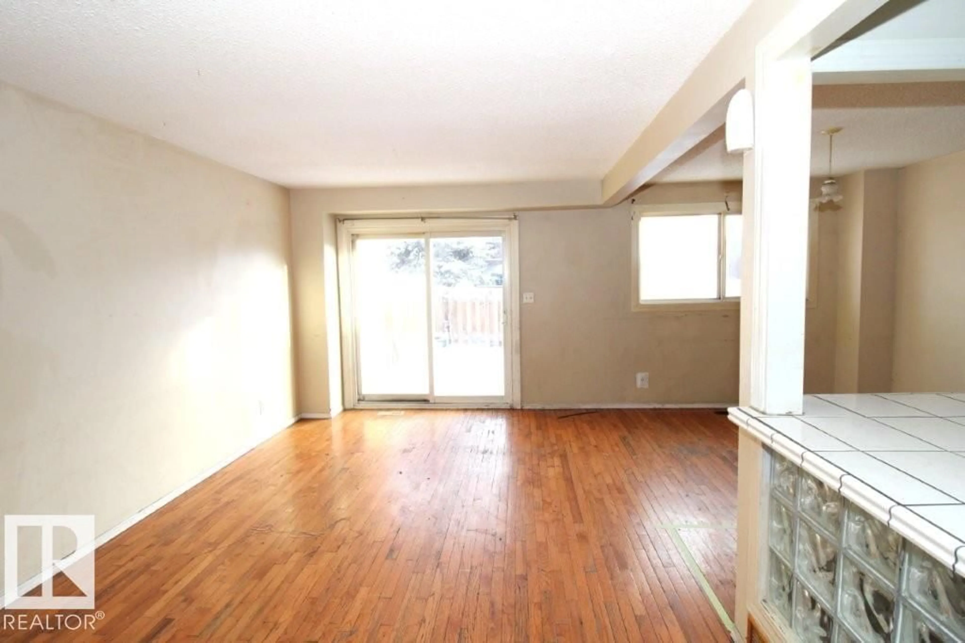 A pic of a room for 13027 34 ST, Edmonton Alberta T5A3K1