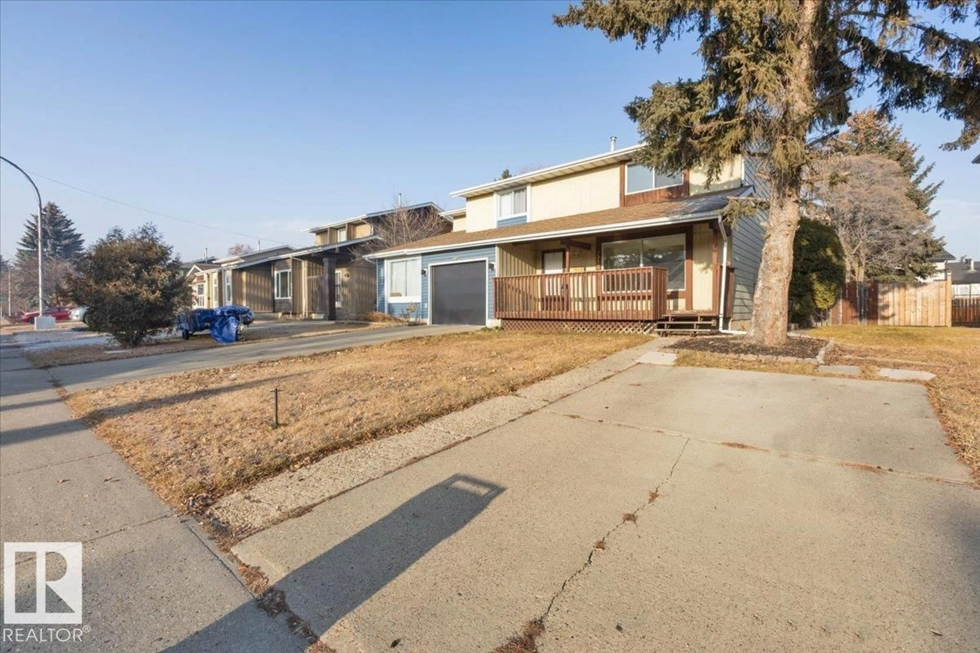 A pic from outside/outdoor area/front of a property/back of a property/a pic from drone, street for NW - 5512 38B AV, Edmonton Alberta T6L1W3