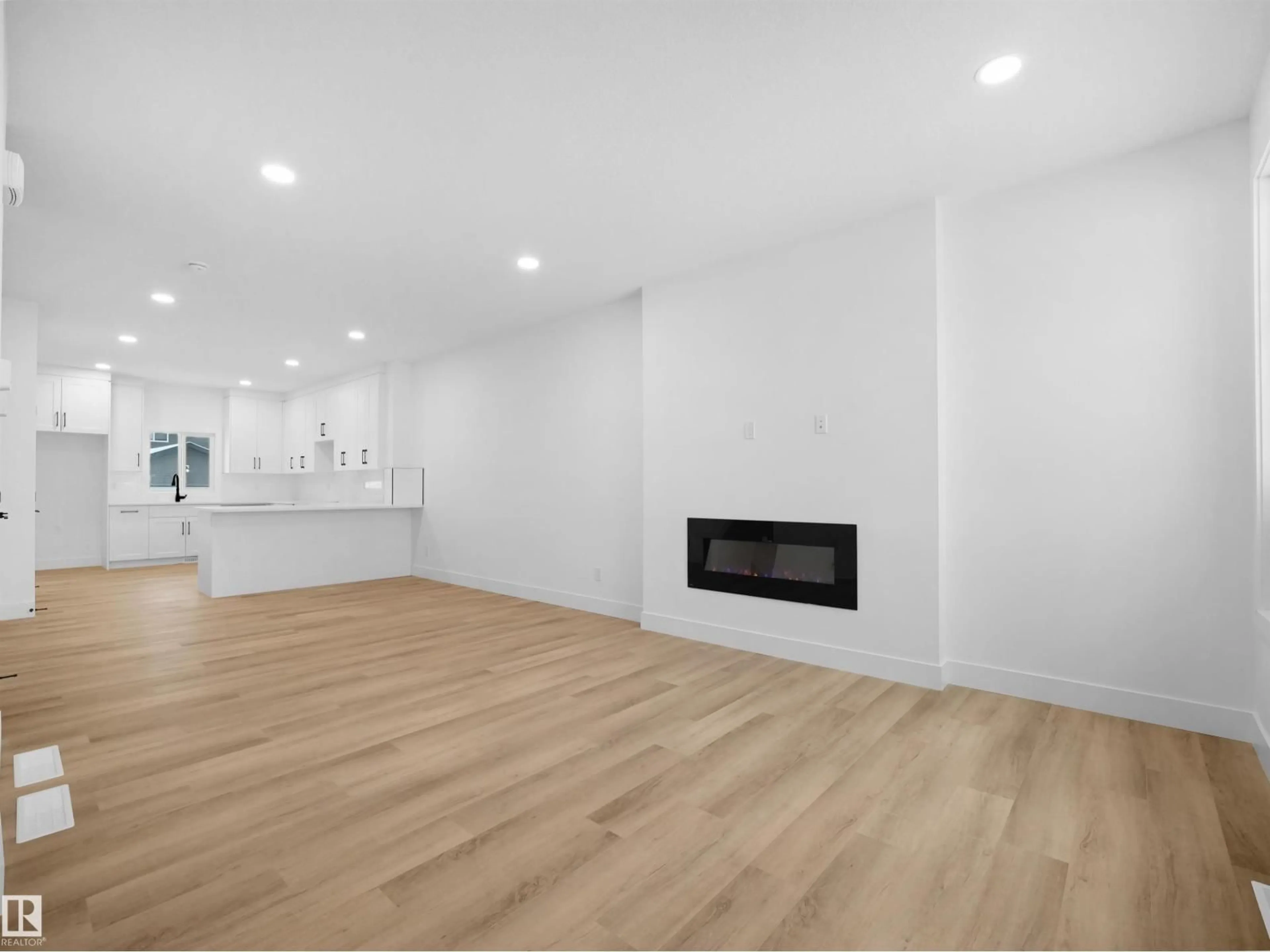 A pic of a room for 788 CY BECKER DR, Edmonton Alberta T5Y2W4