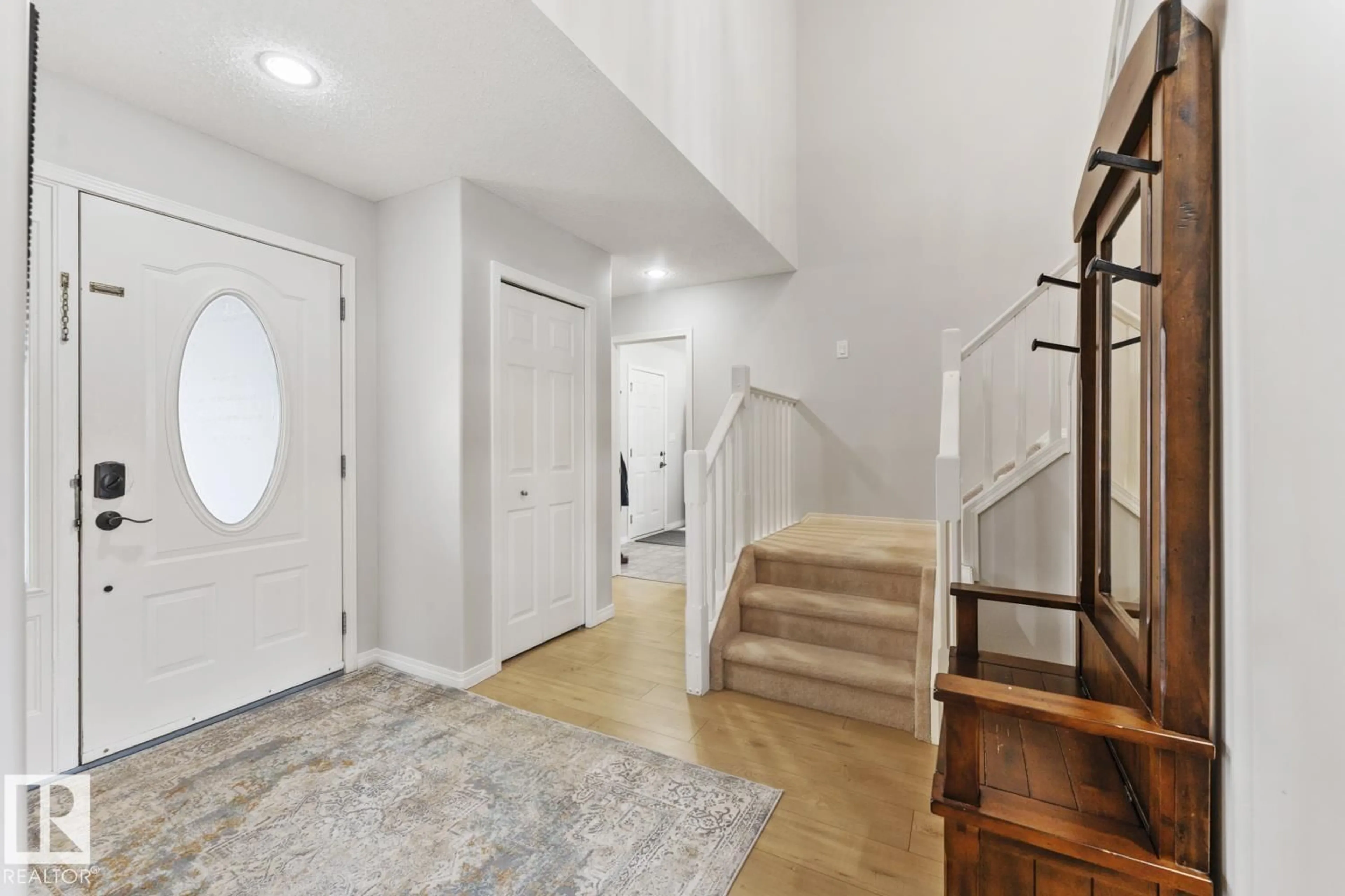 Indoor entryway for 2614 6A AV, Cold Lake Alberta T9M2C7