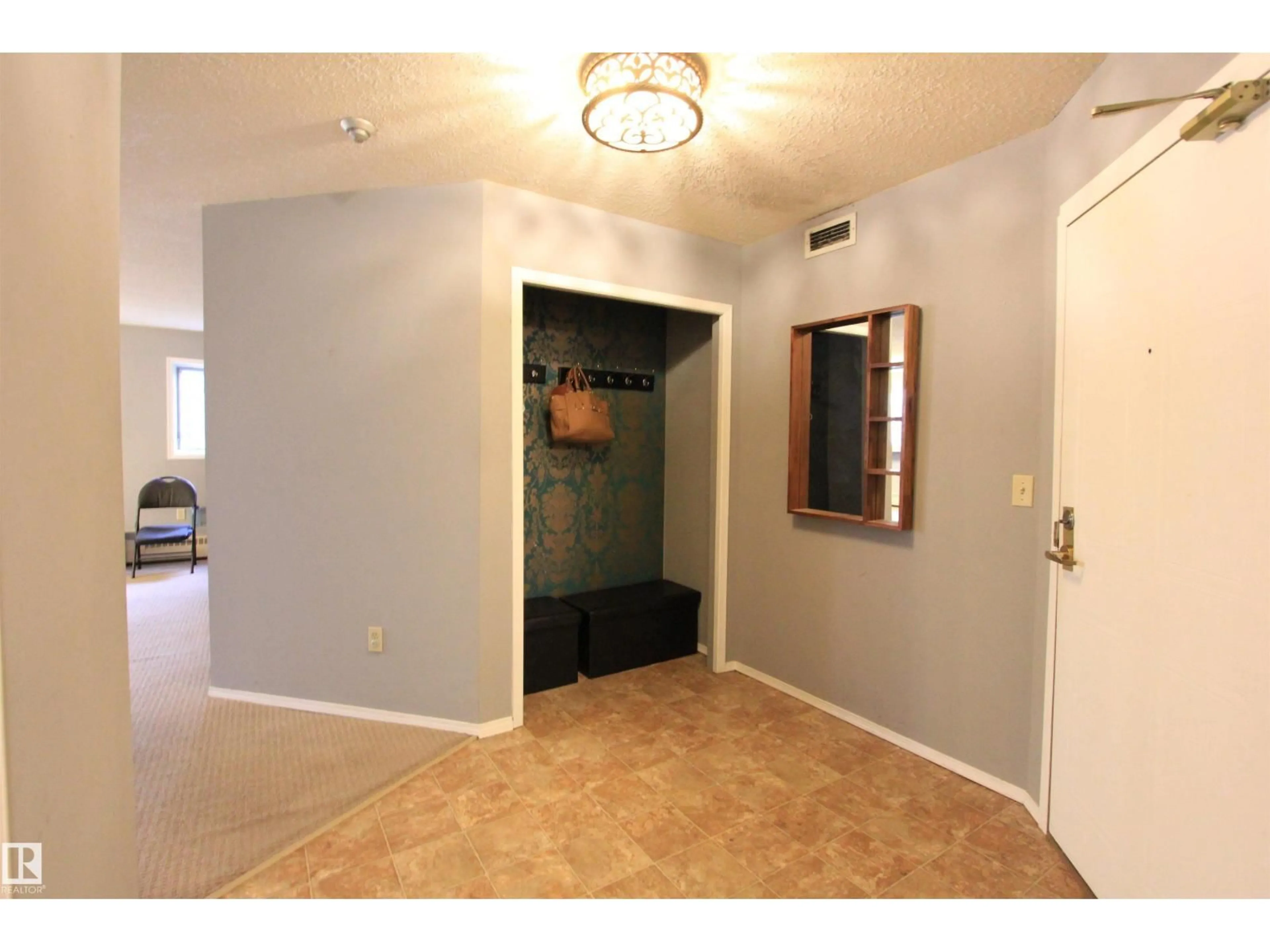 Indoor entryway for 3 - 411 PERRON ST, St. Albert Alberta T8N5Z5