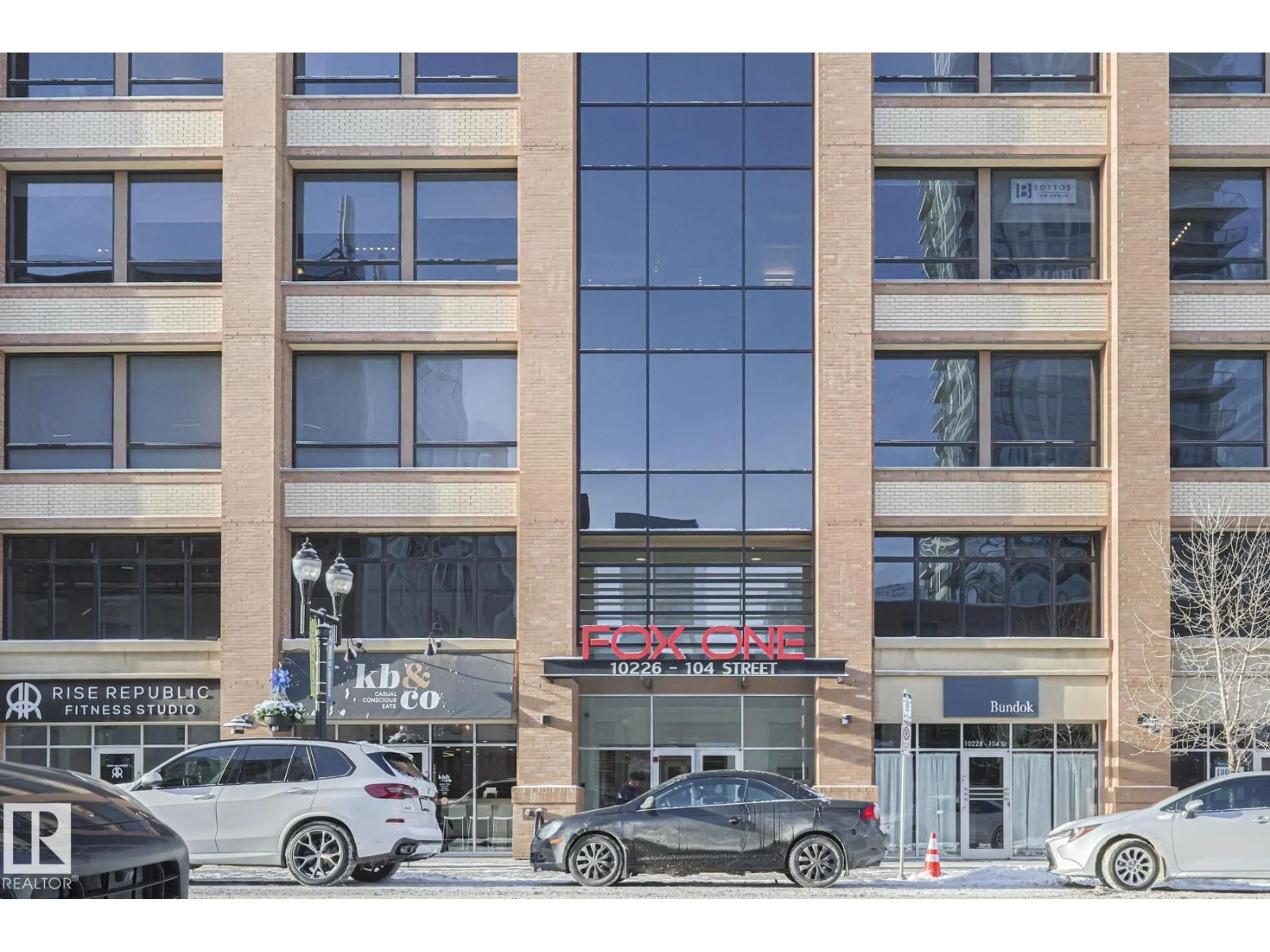 Indoor foyer for #703 - 10226 104 ST NW, Edmonton Alberta T5J1B8