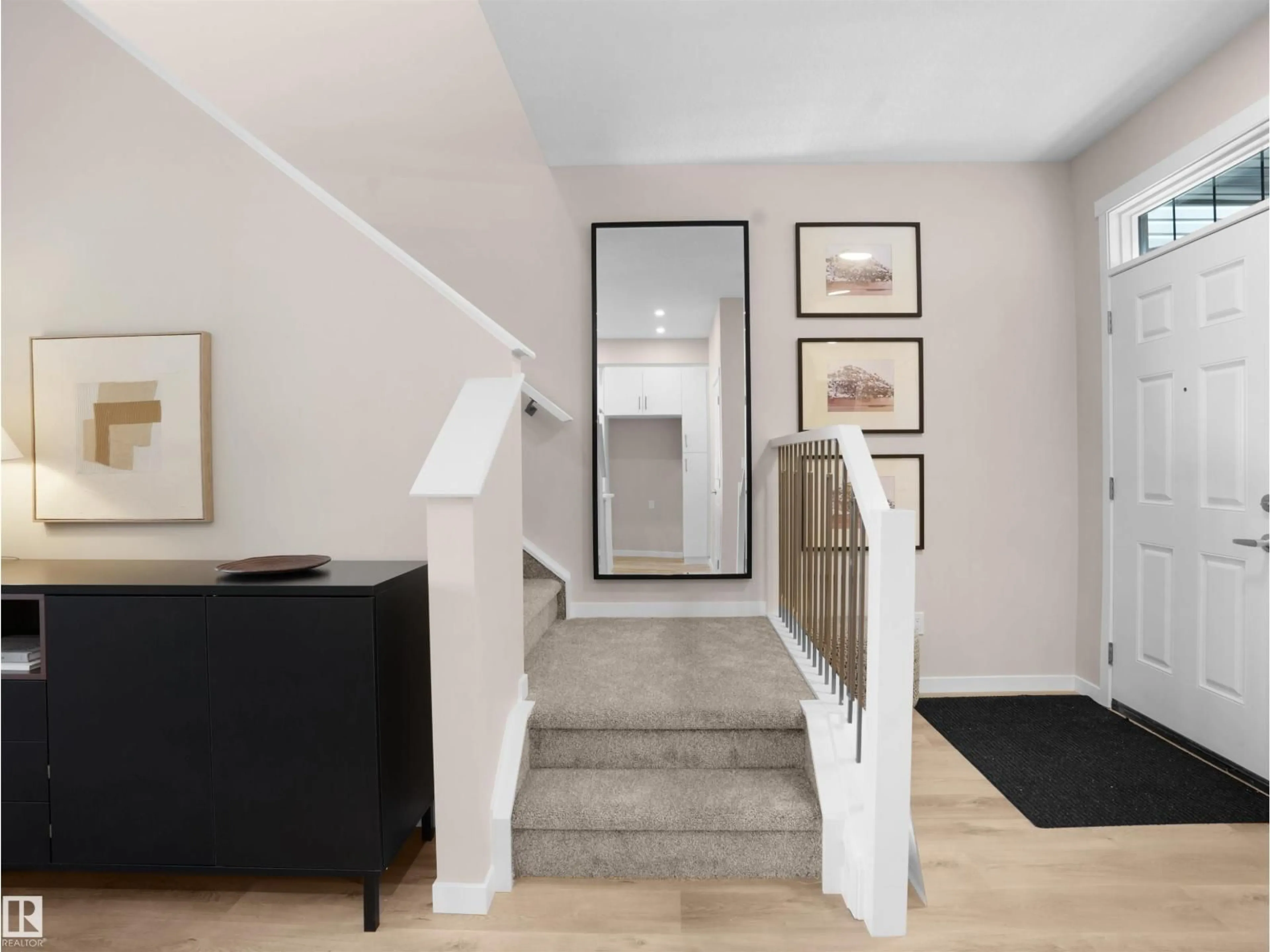 Indoor entryway for 22830 95A AV, Edmonton Alberta T5T7H5