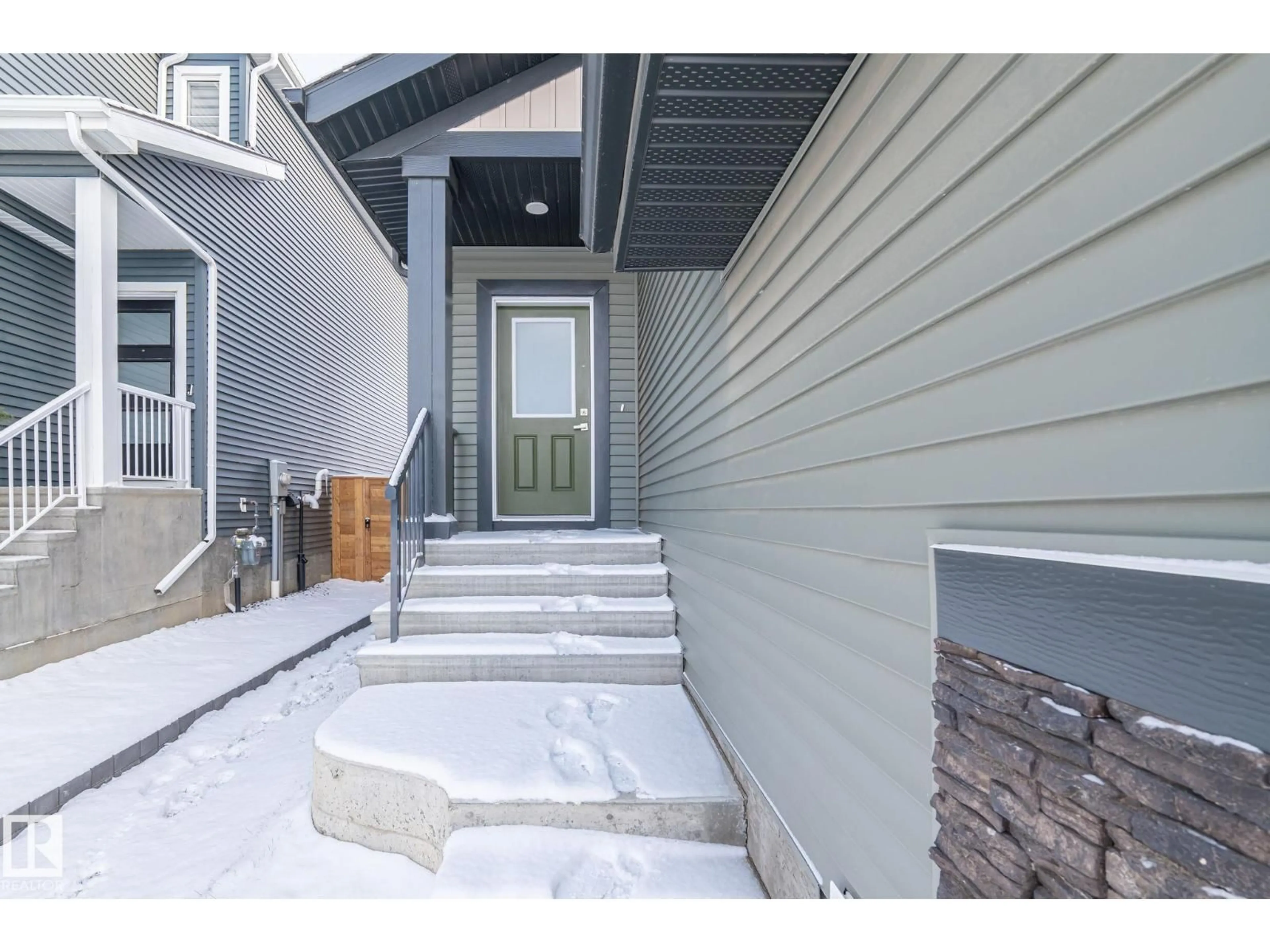 Indoor entryway for 73 REDSPUR DRIVE, St. Albert Alberta T8N7Y8