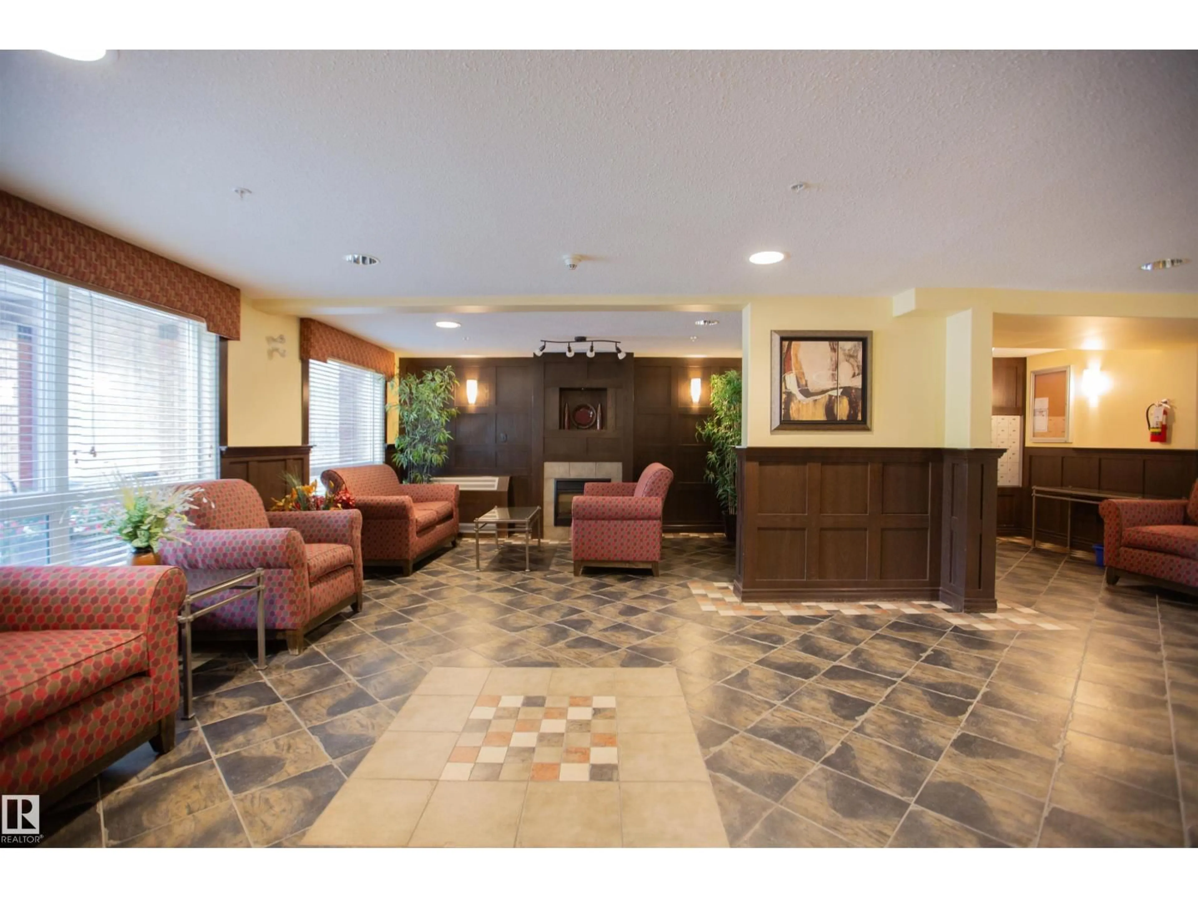 Lobby for #325 - 7510 89 ST, Edmonton Alberta T6C0X5
