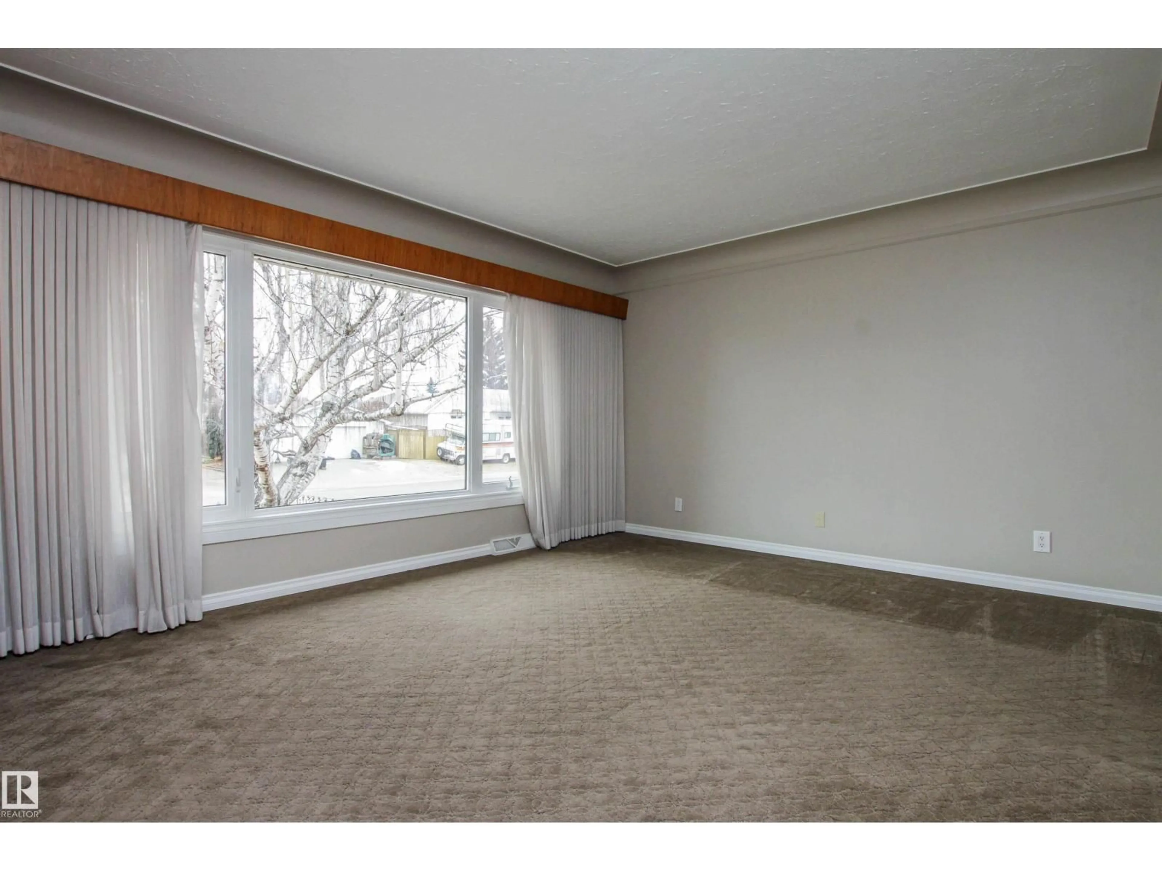 A pic of a room for 14516 106A AV, Edmonton Alberta T5N1E6