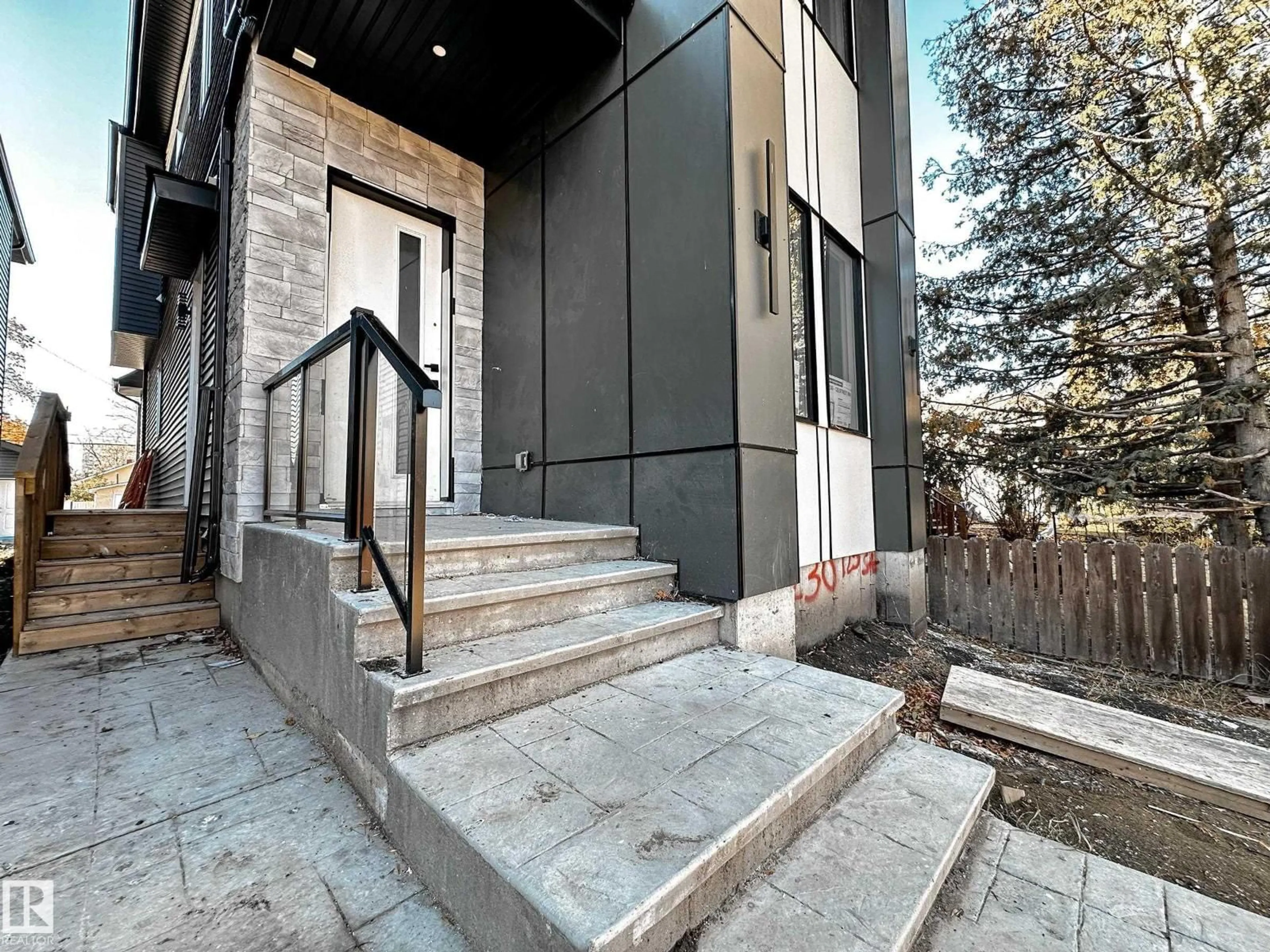 Unknown for 11230 125 ST, Edmonton Alberta T5M0M5