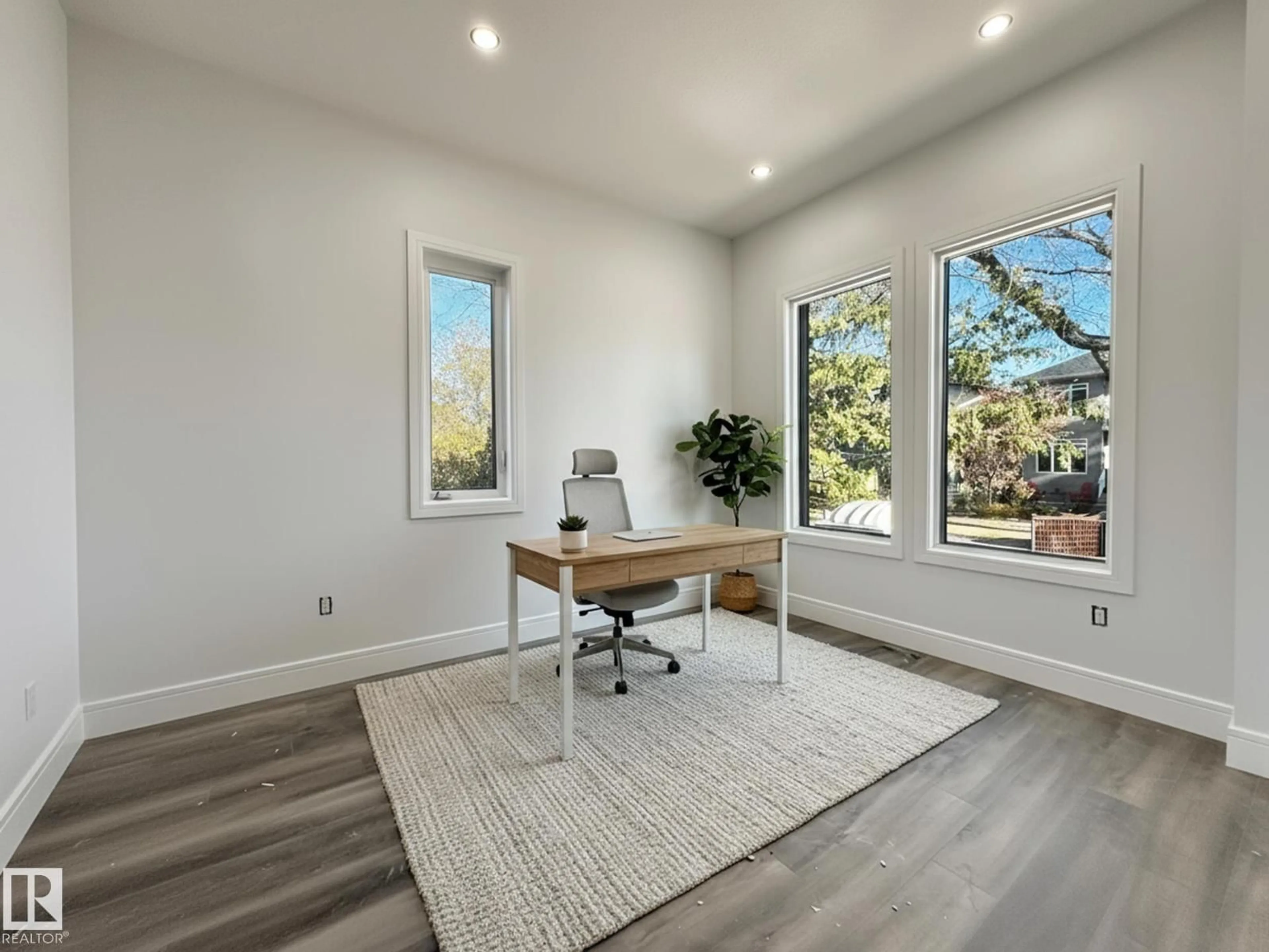 A pic of a room for 11230 125 ST, Edmonton Alberta T5M0M5