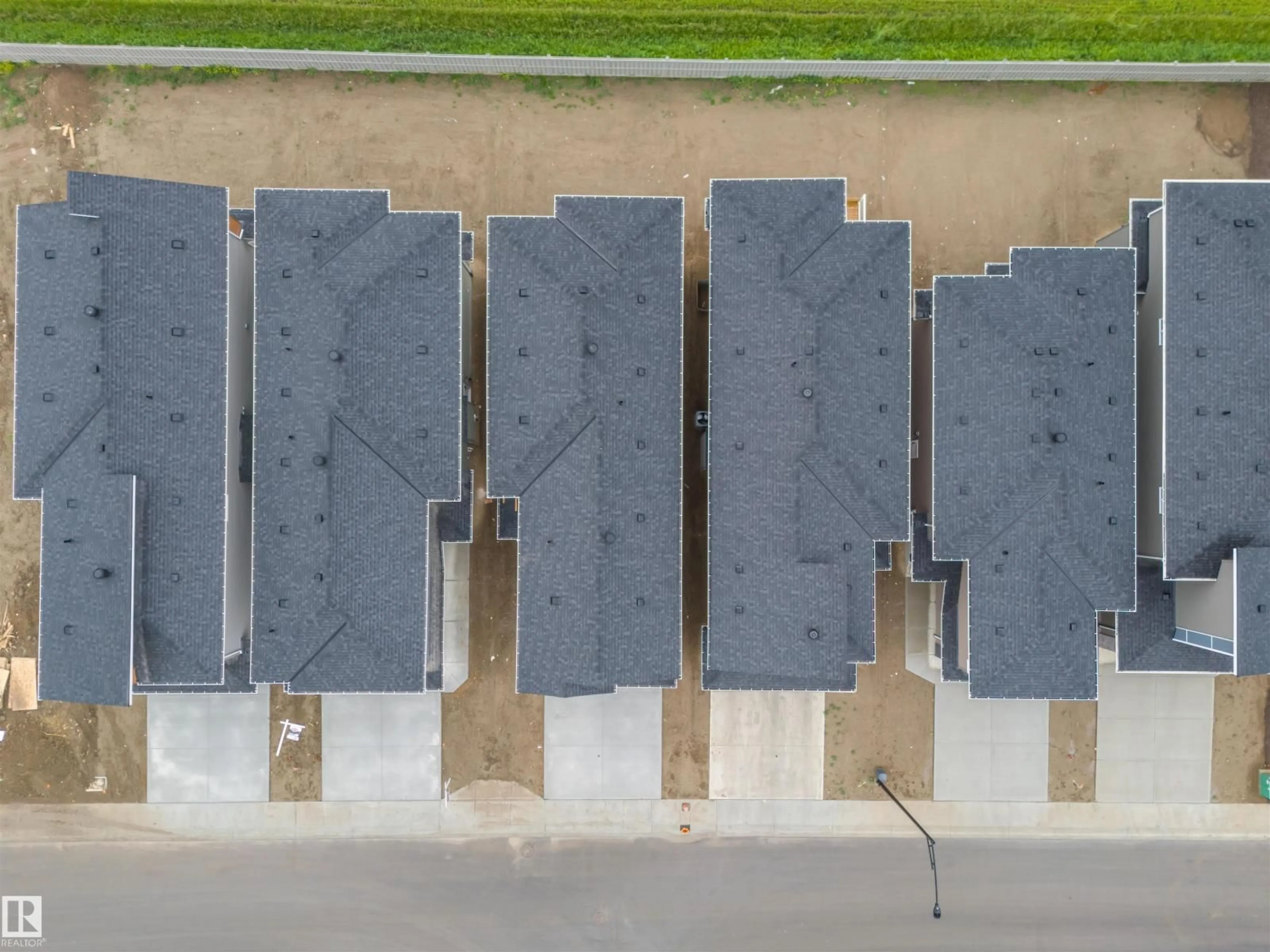 A pic from outside/outdoor area/front of a property/back of a property/a pic from drone, unknown for 3164 MAGPIE WY, Edmonton Alberta T5S0V4