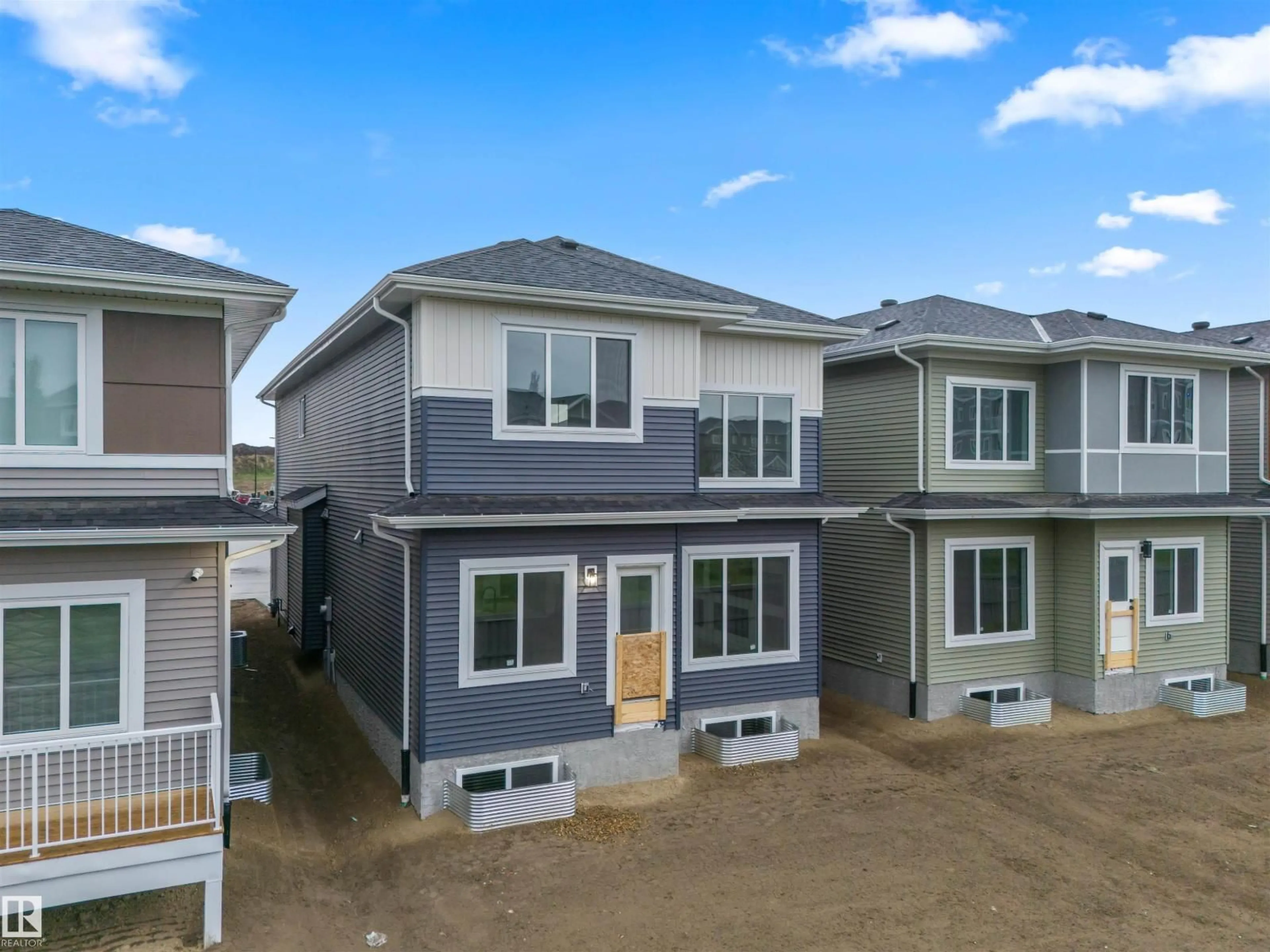 A pic from outside/outdoor area/front of a property/back of a property/a pic from drone, street for 3164 MAGPIE WY, Edmonton Alberta T5S0V4