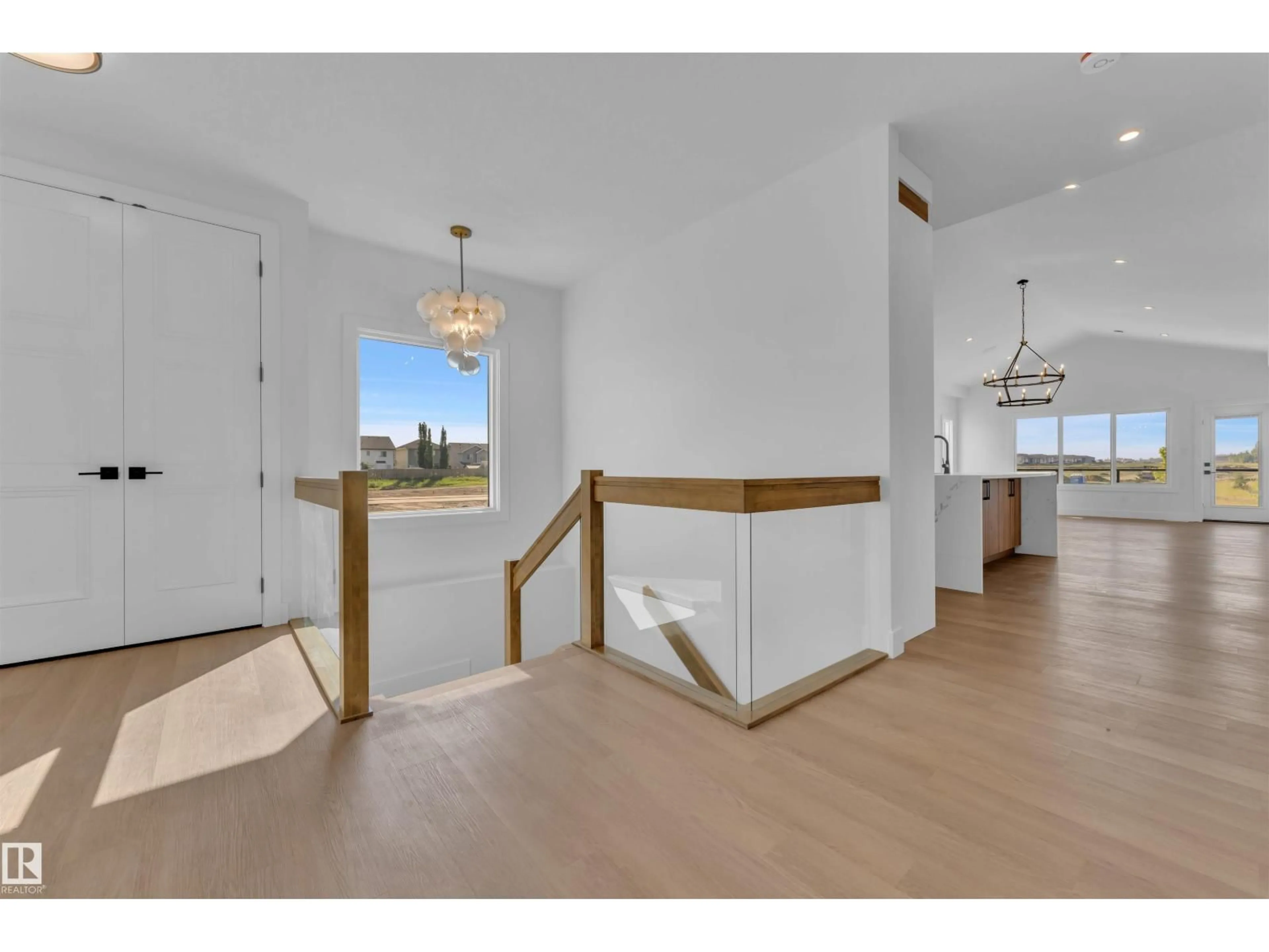 Indoor foyer for 164 CALEDON CR, Spruce Grove Alberta T7X4E3