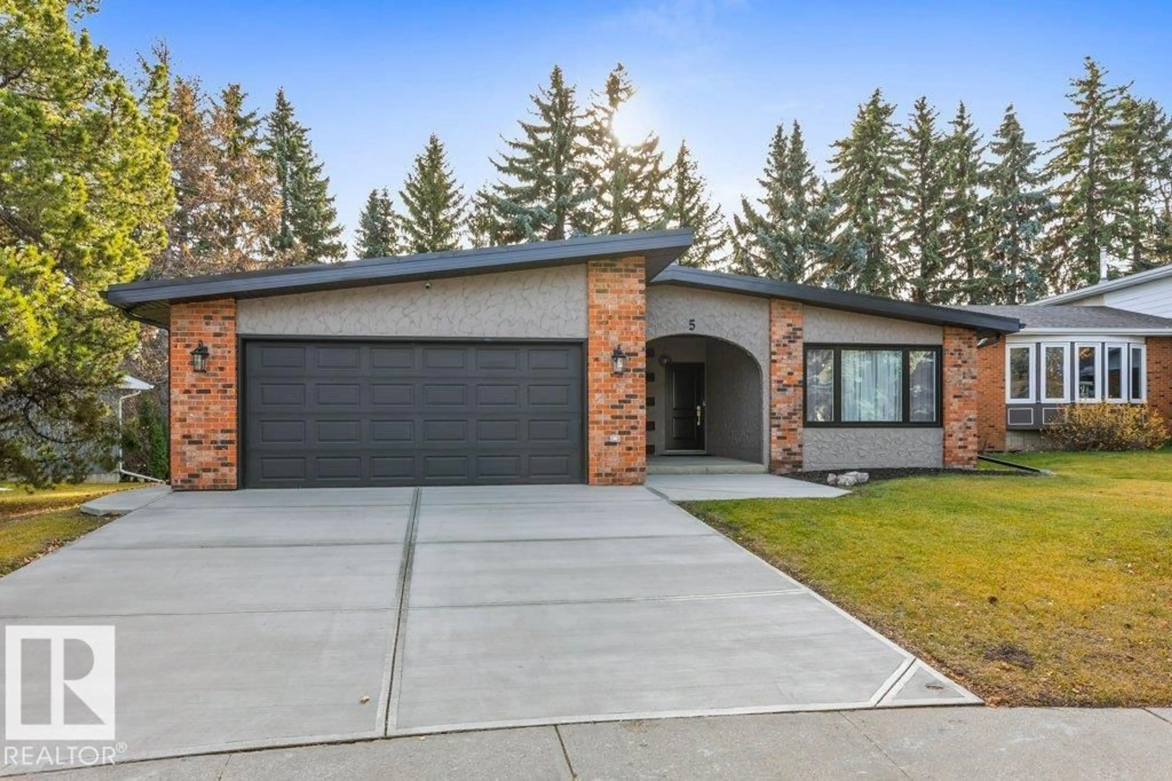 Home with brick exterior material, street for 5 GILCHRIST PL, St. Albert Alberta T8N2M3