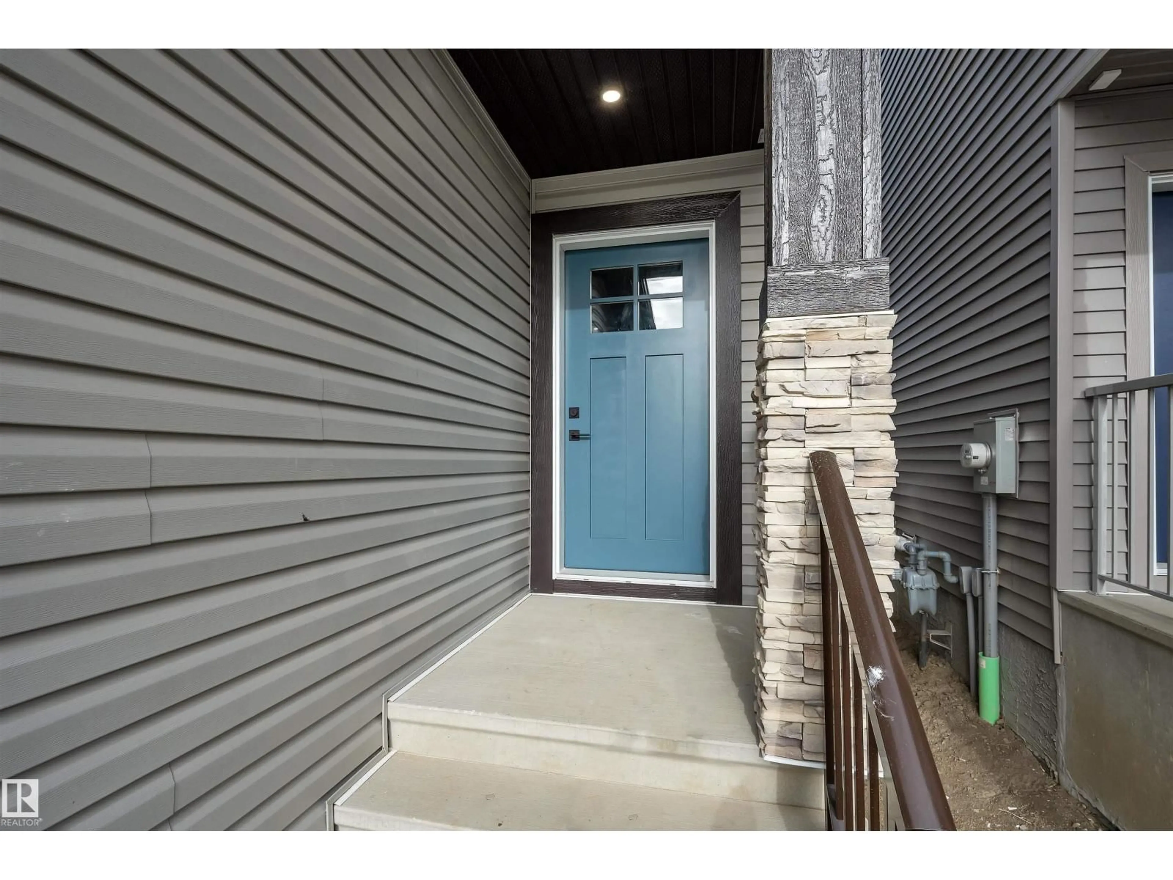 Indoor entryway for 3516 41 AV, Beaumont Alberta T4X3H3