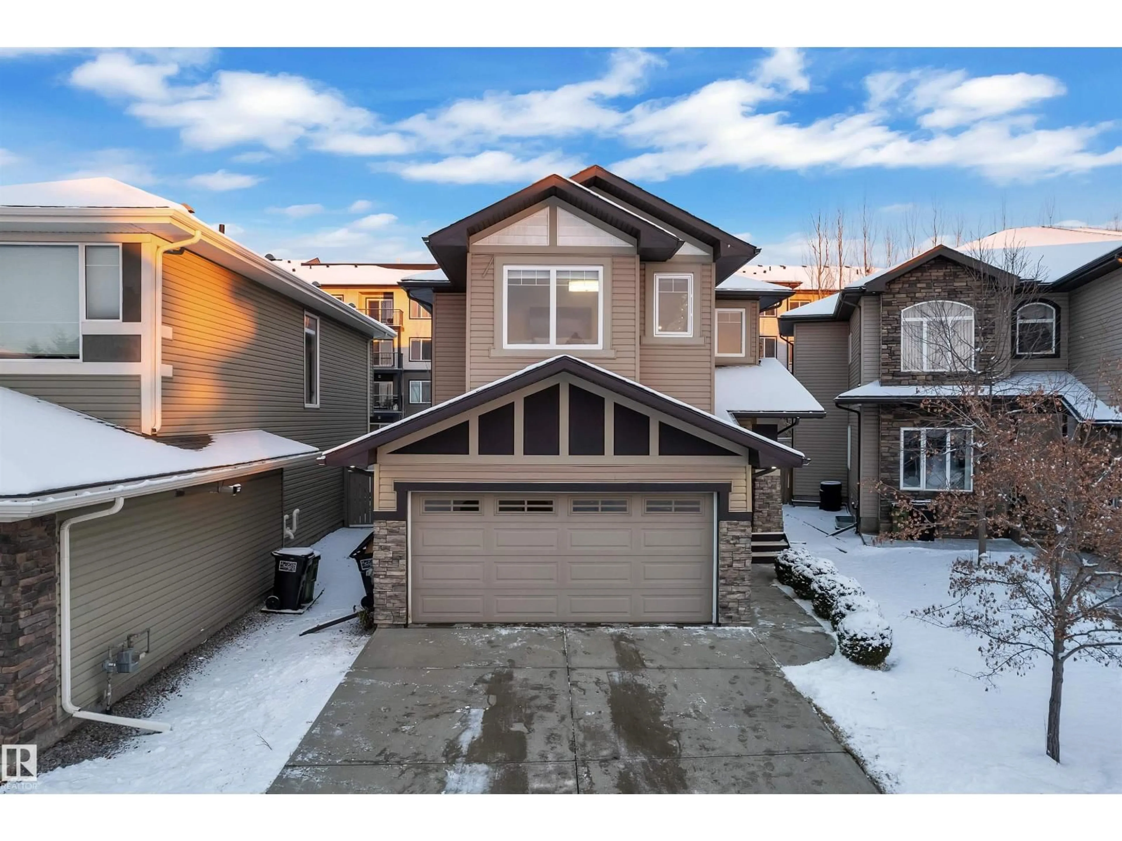 A pic from outside/outdoor area/front of a property/back of a property/a pic from drone, street for 723 57 ST, Edmonton Alberta T6X0G6