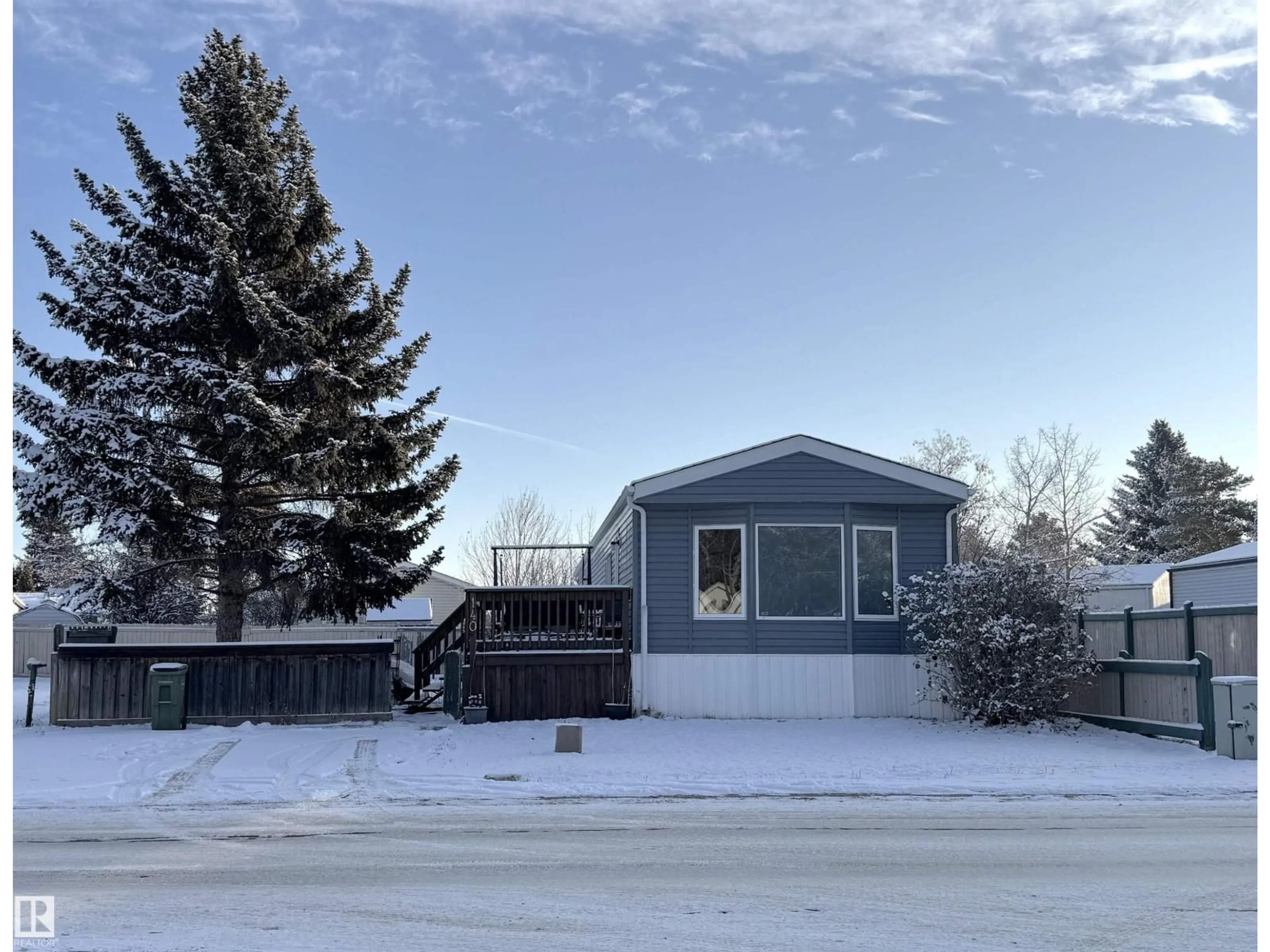 Home with vinyl exterior material, street for 140 EVERGREEN DR, Edmonton Alberta T5Y4M2