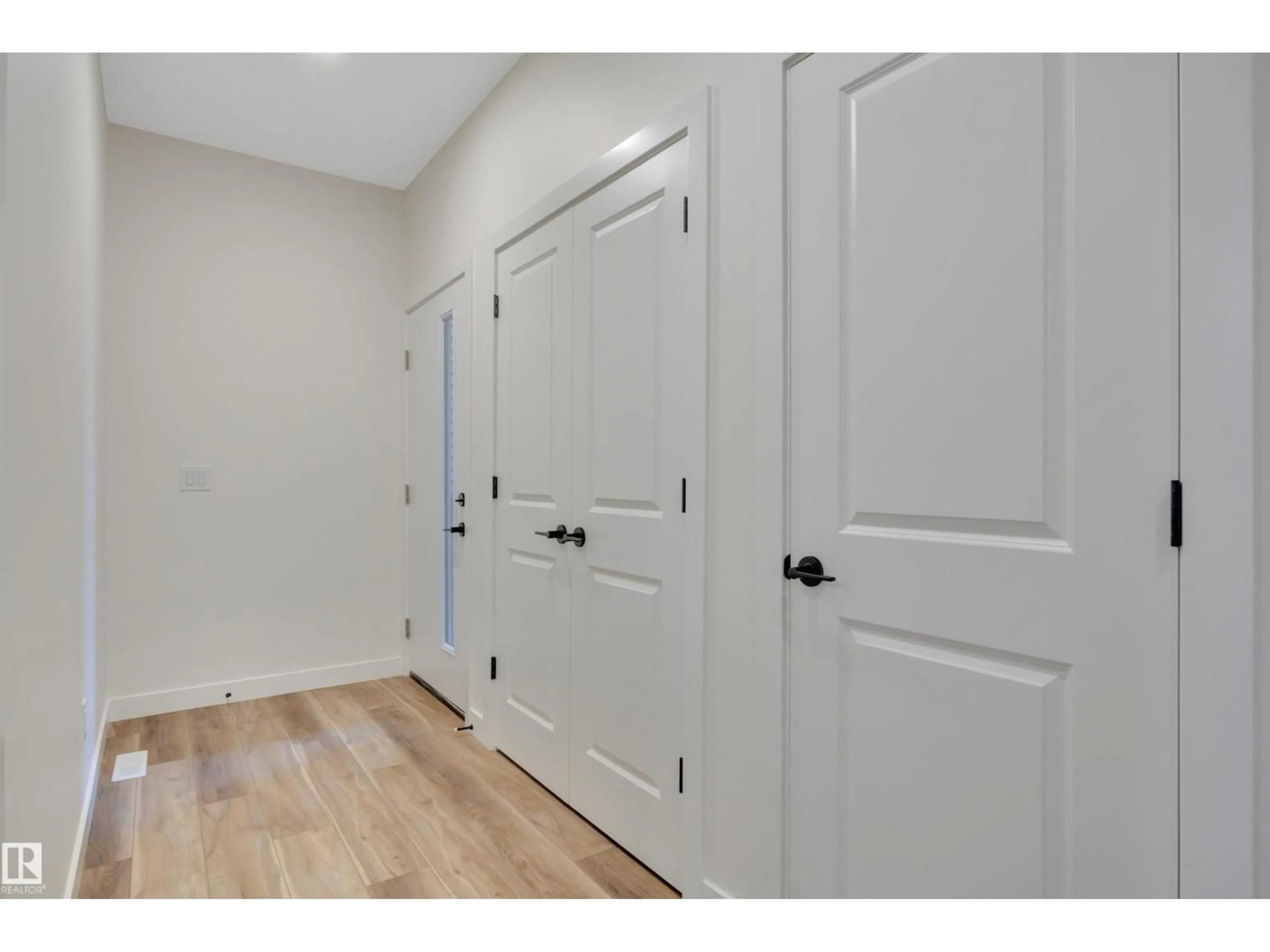 Indoor entryway for NW - 8821 223A ST, Edmonton Alberta T5T7X2