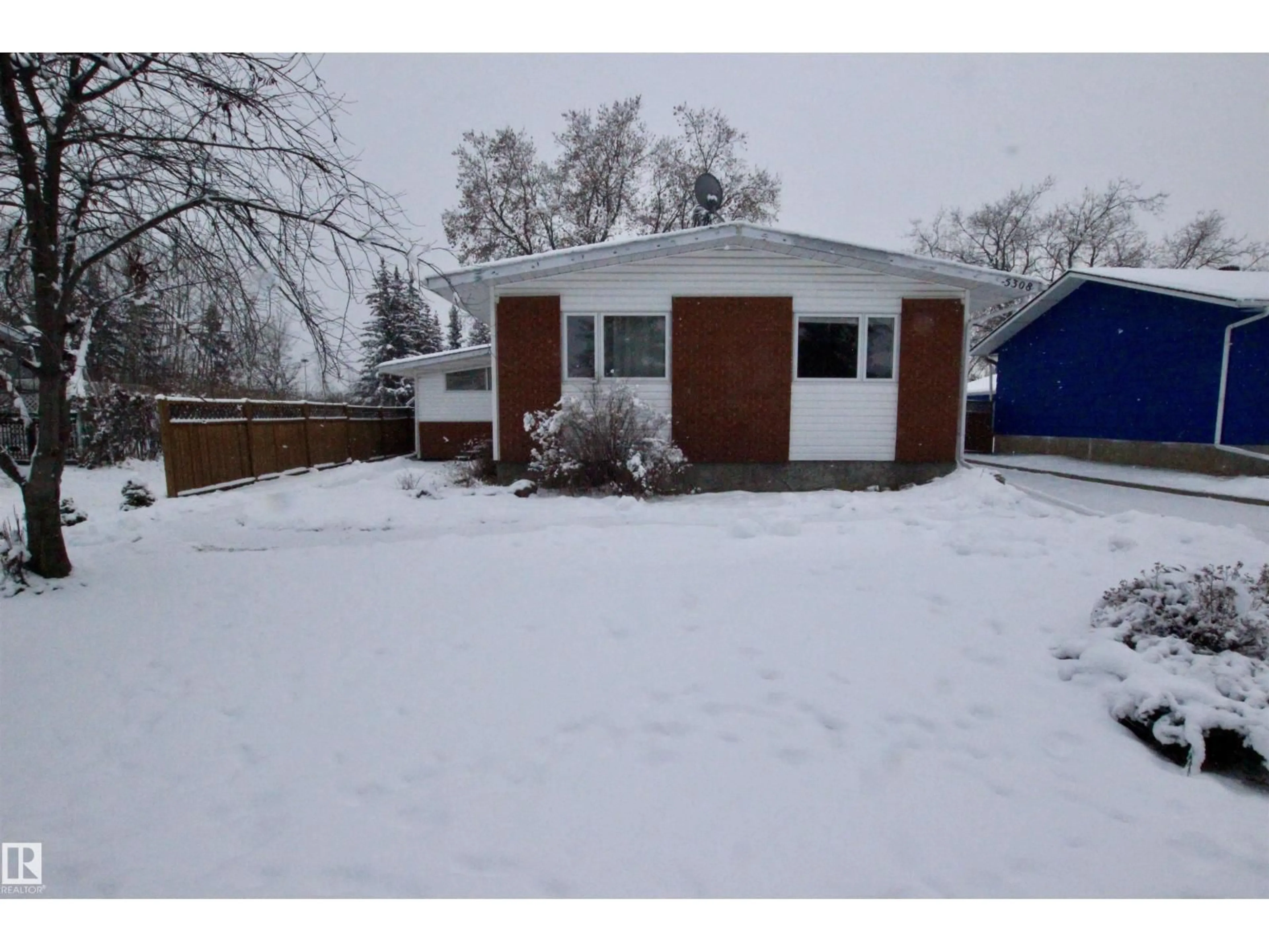 Shed for 5308 43 AV, Athabasca Town Alberta T9S1J7