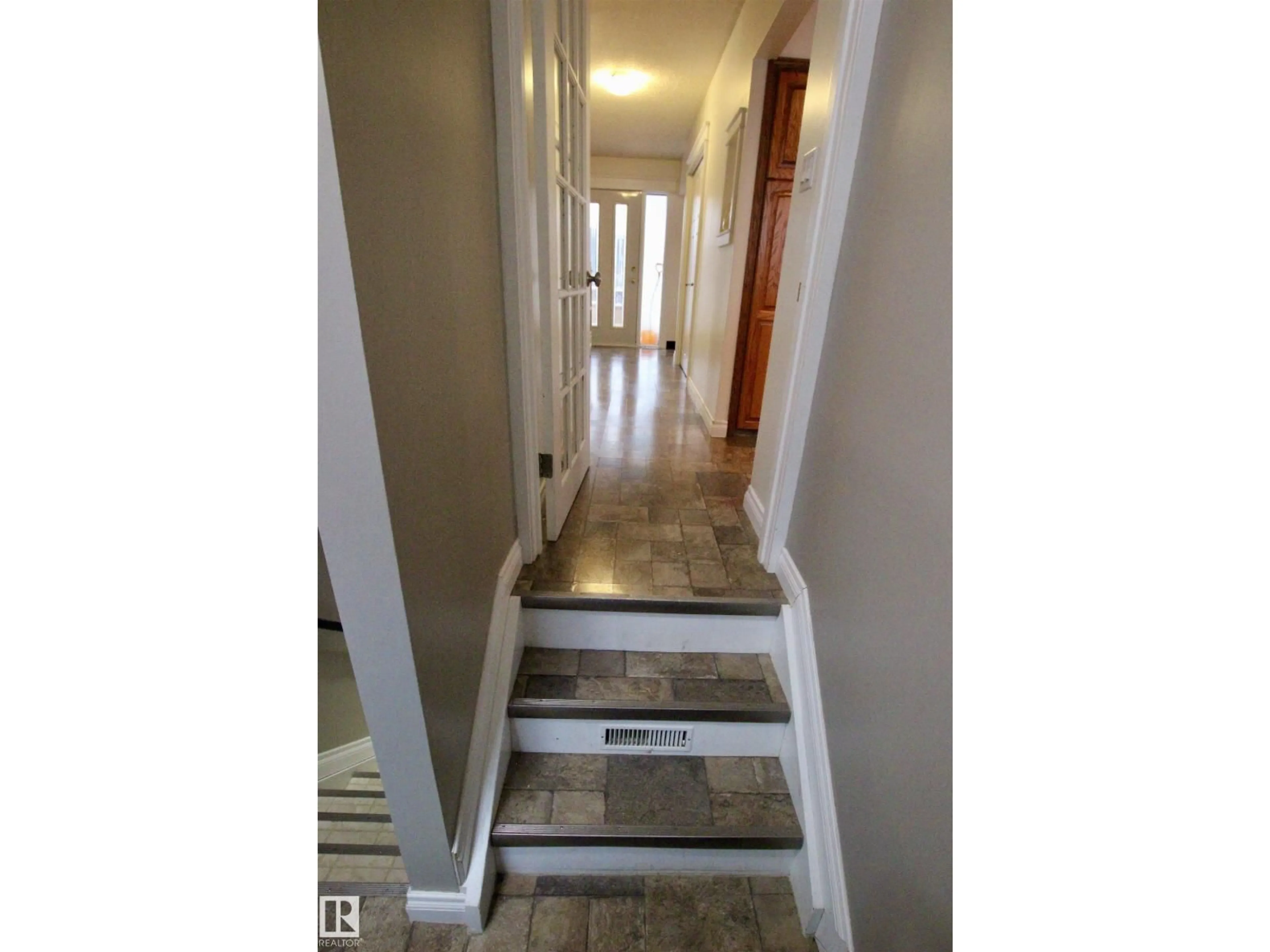 Unknown for 5308 43 AV, Athabasca Town Alberta T9S1J7