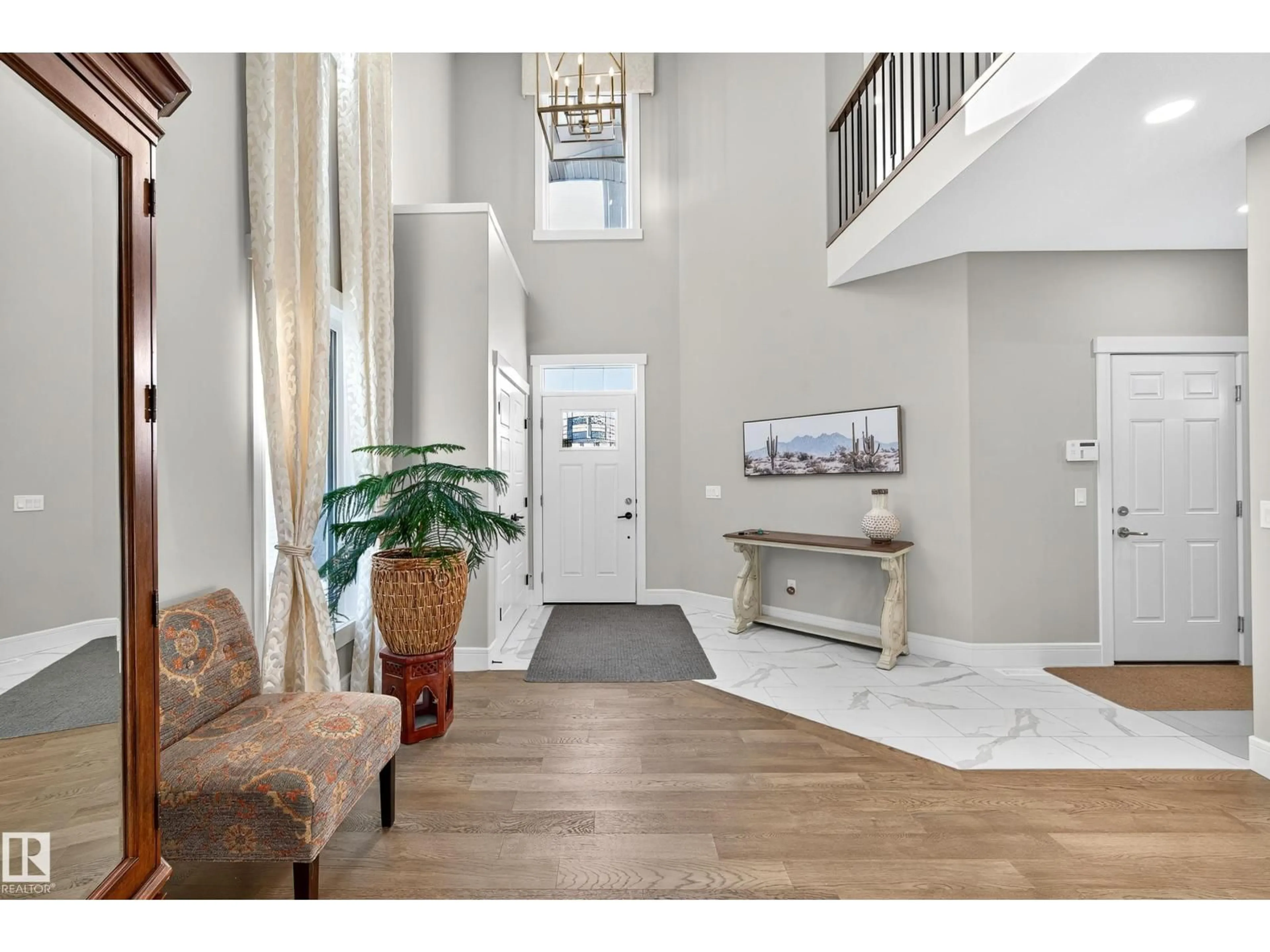 Indoor entryway for NW - 1411 25 ST, Edmonton Alberta T6T2K7