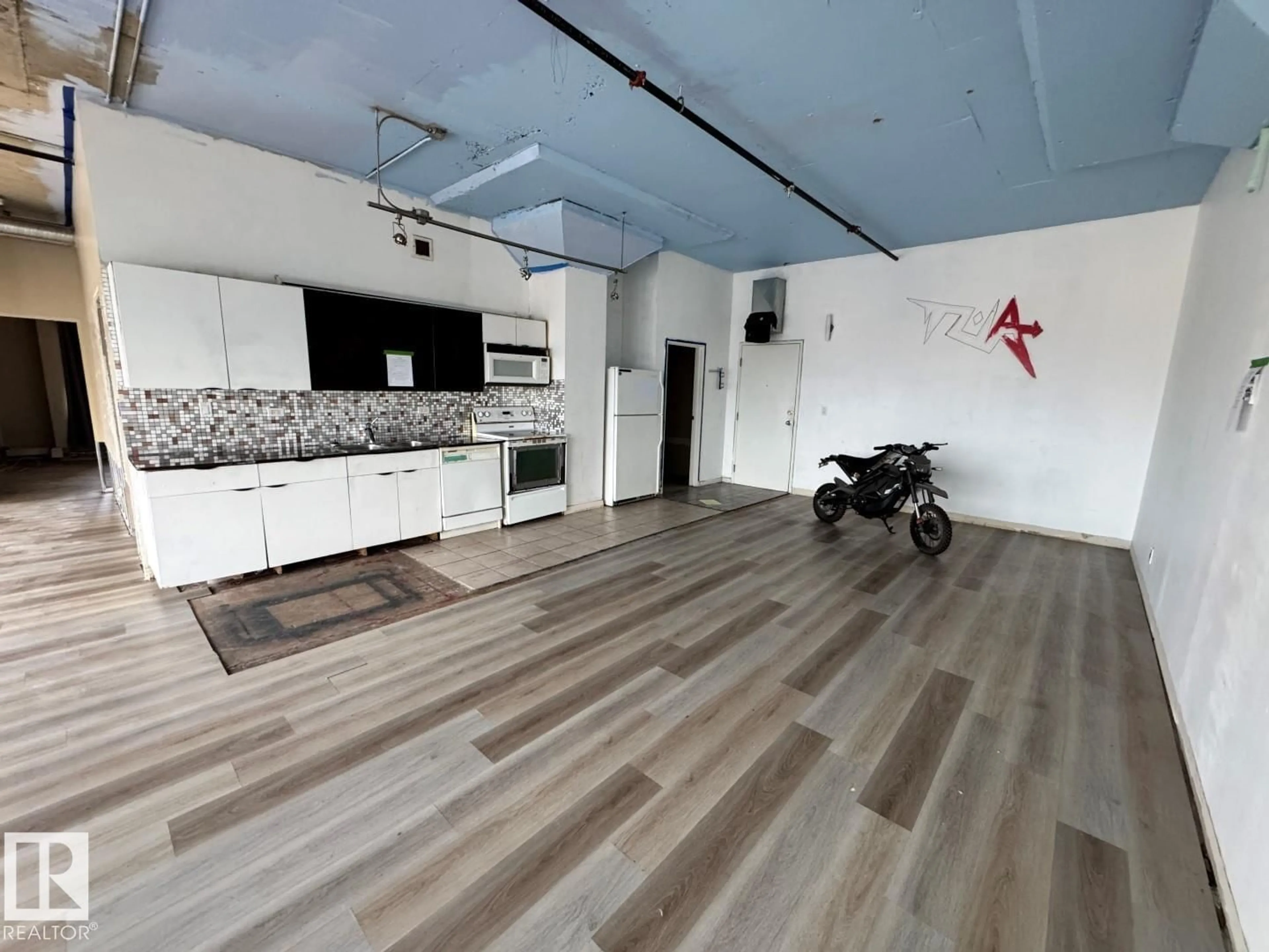 A pic of a room for #502 - 10179 105 ST, Edmonton Alberta T5J3N1