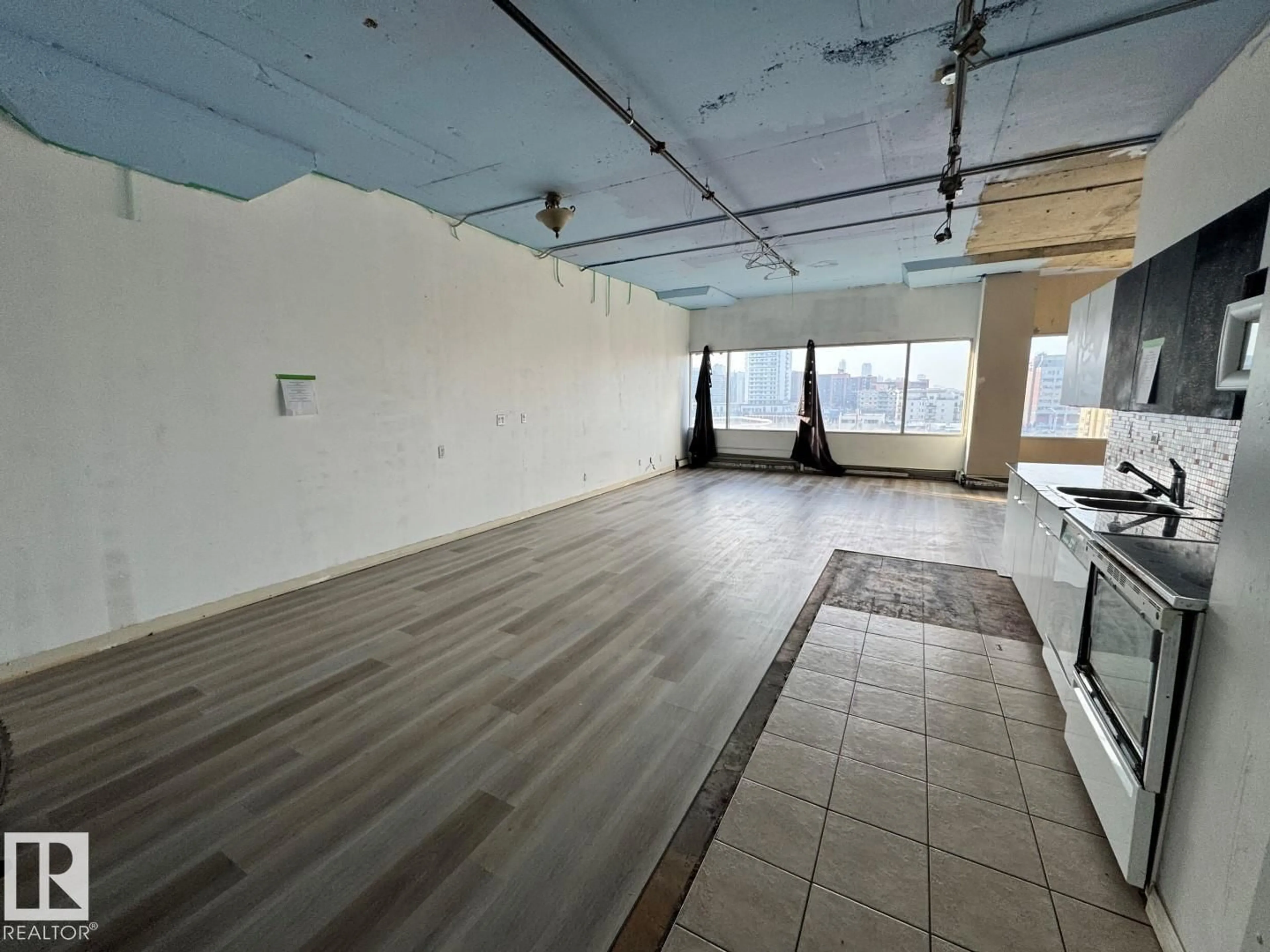 A pic of a room for #502 - 10179 105 ST, Edmonton Alberta T5J3N1