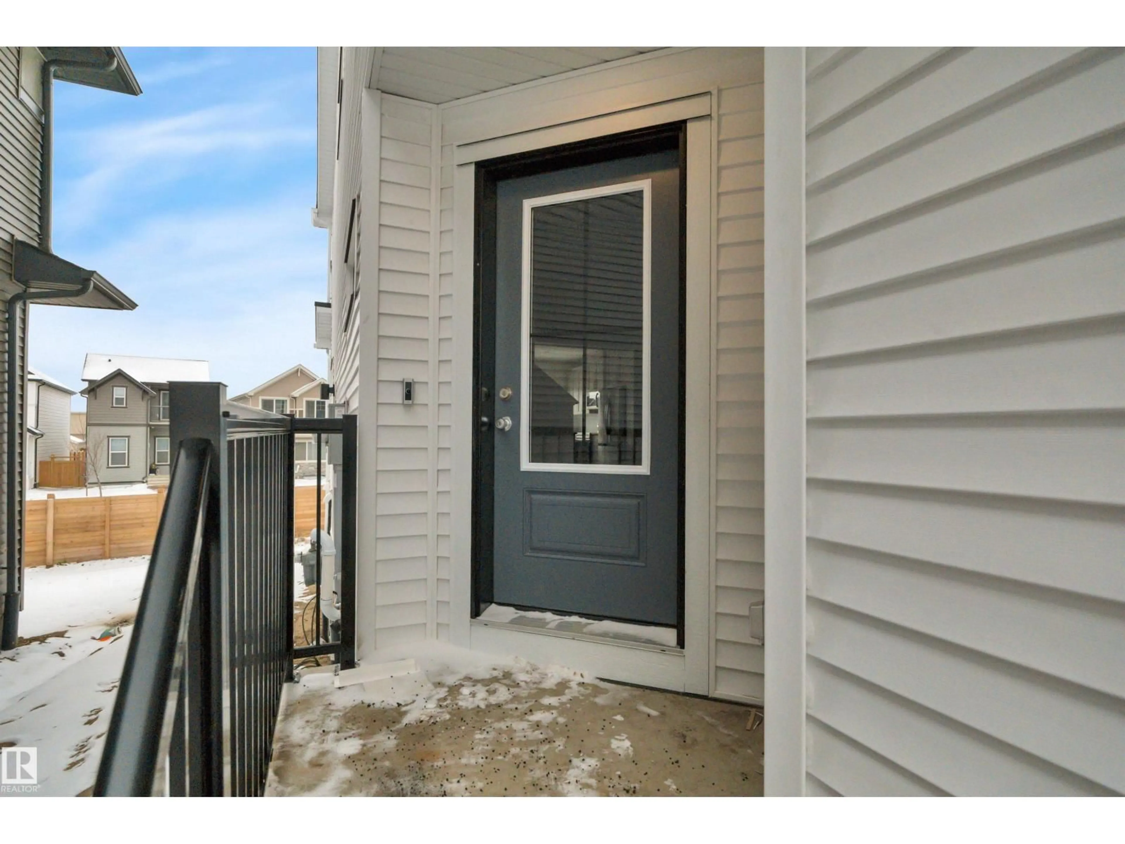Indoor entryway for 8929 ELVES LO, Edmonton Alberta T6M3G3